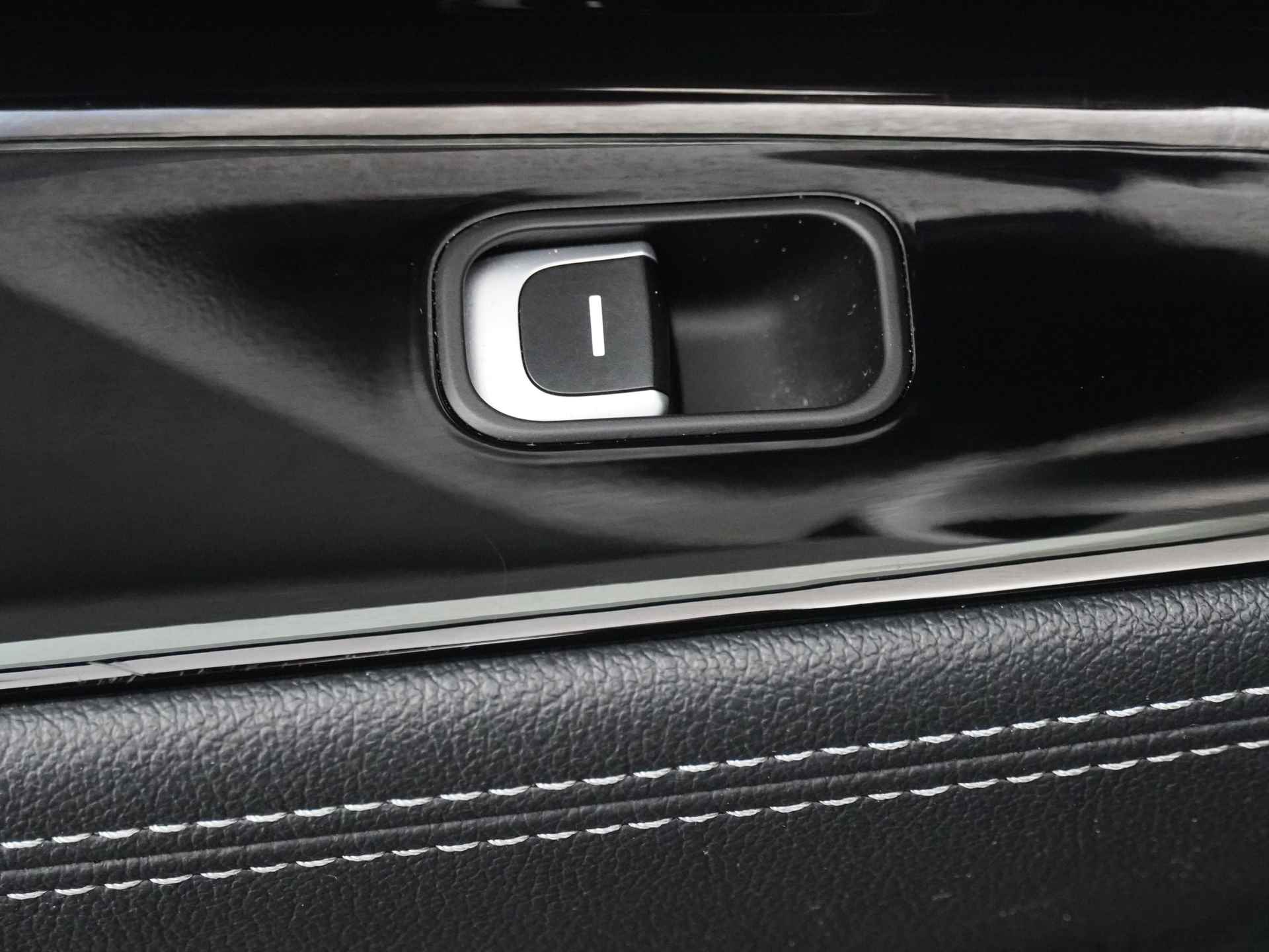 Kia Niro 1.6 GDi Hybrid DynamicLine - Navigatie - Cruise Control - Climate Control - Apple/Android Carplay - Fabrieksgarantie Tot 2026 - 36/51