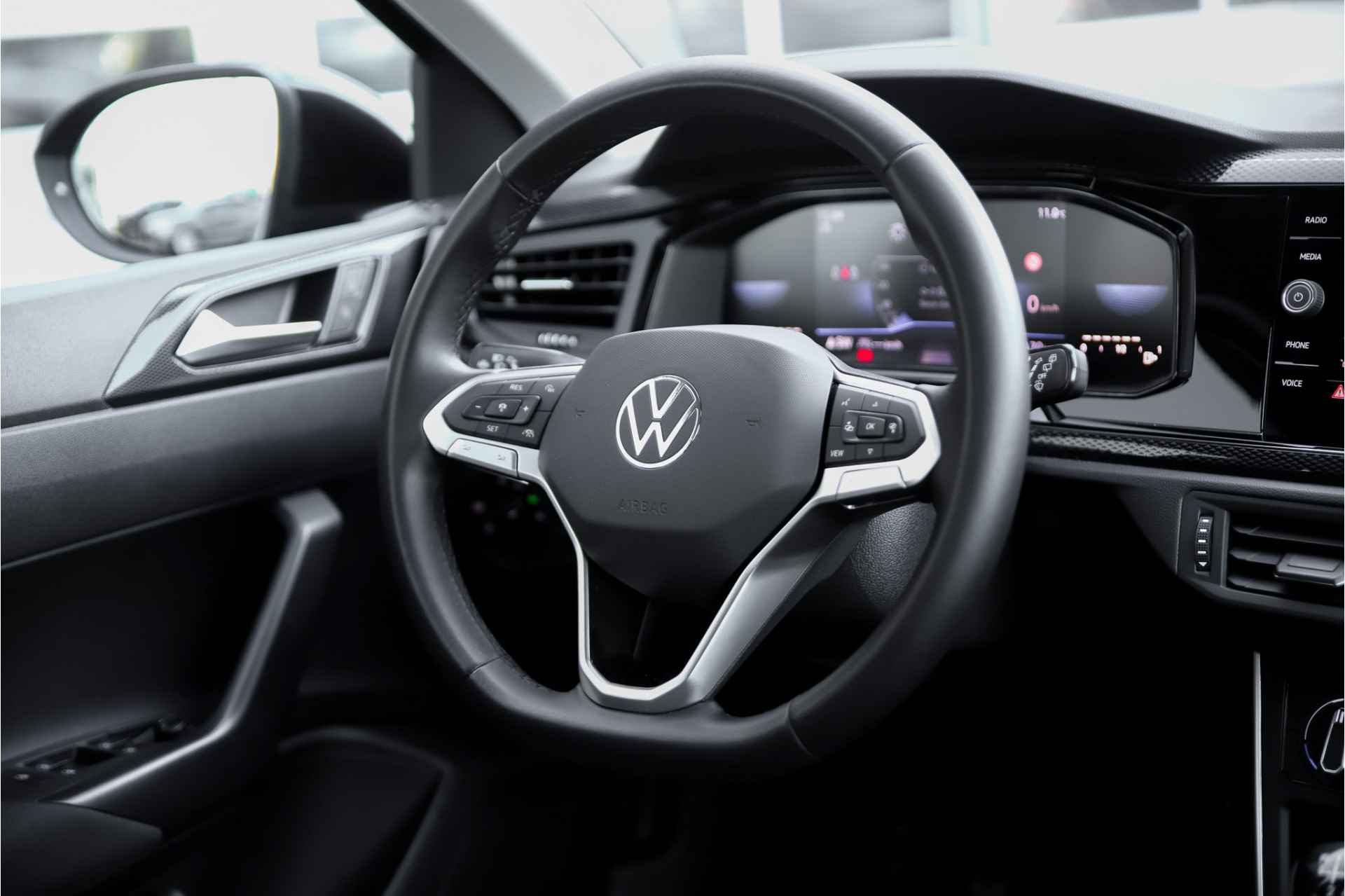 Volkswagen Taigo Life 1.0TSi 95pk | Multimedia pakket | Comfort pakket | - 11/36