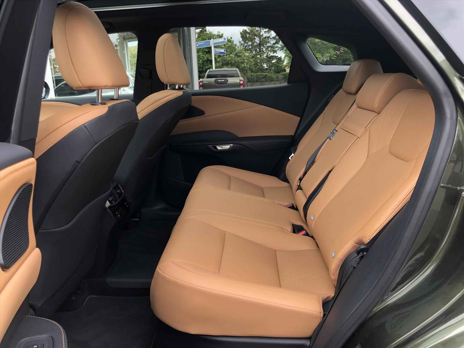 Lexus Rx 450h+ Plug-in Hybrid AWD Executive Line | Panoramadak, Head up display, Memory, Stoelventilatie, 360 Camera - 18/42