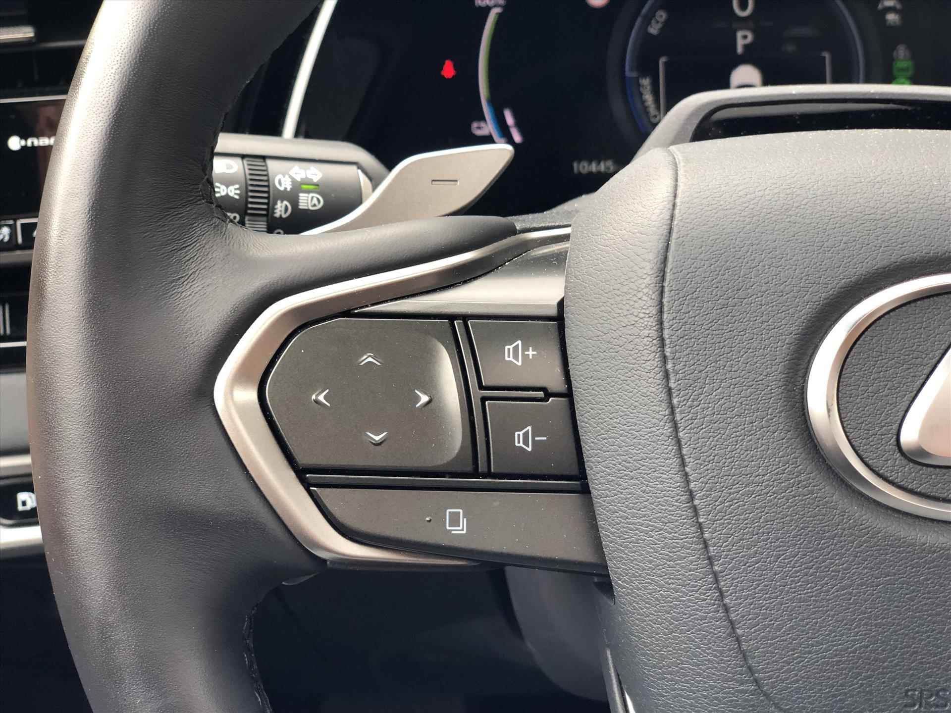Lexus Rx 450h+ Plug-in Hybrid AWD Executive Line | Panoramadak, Head up display, Memory, Stoelventilatie, 360 Camera - 32/42