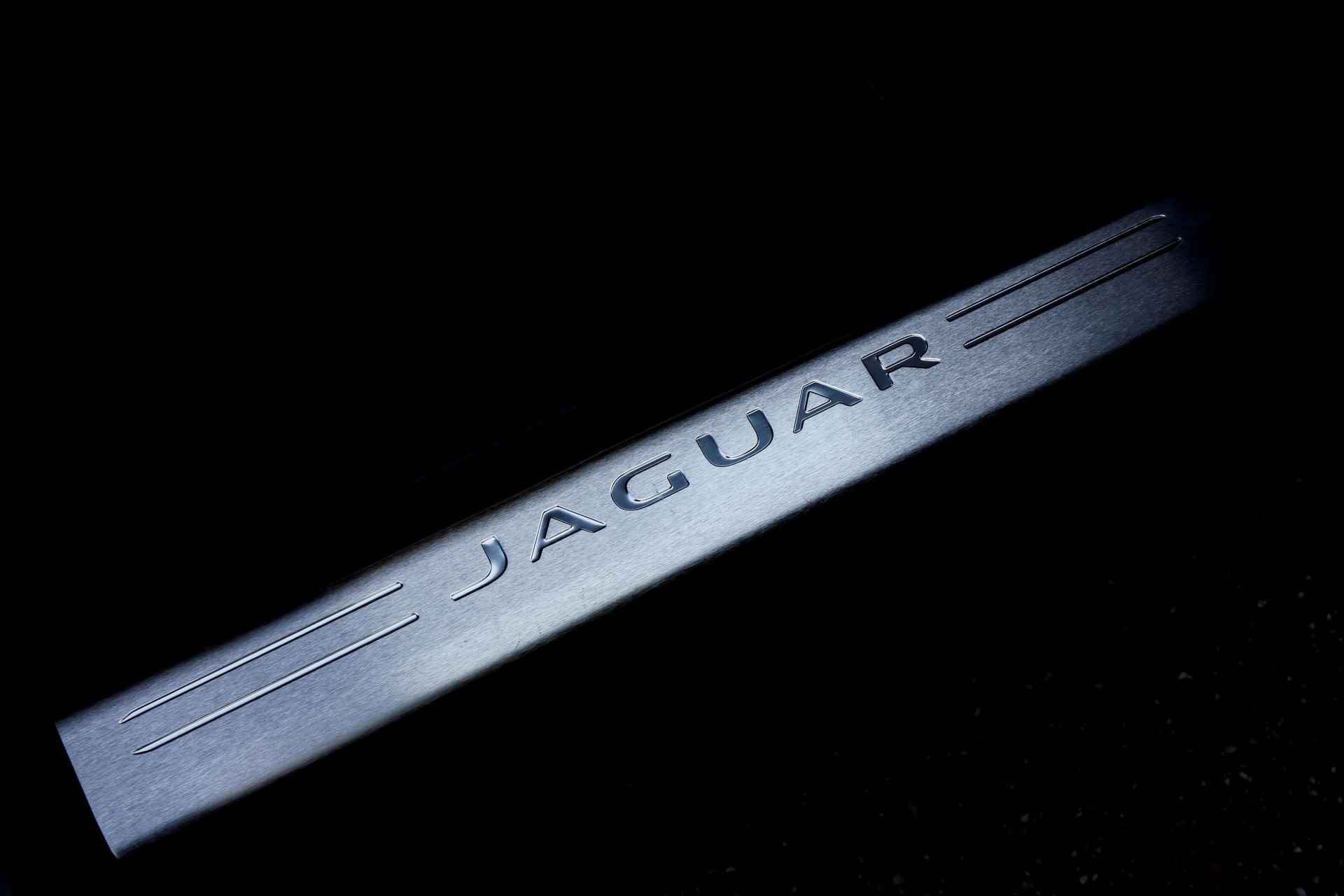 Jaguar F-Type 3.0 V6 Coupé Aut.*Perfect Jaguar onderh.*Sportuitlaat/J-Blade LED/Bi-Xenon/Meridian/Navi/Half Leder-Alcantara/Stoelverw./Camera/ - 25/55