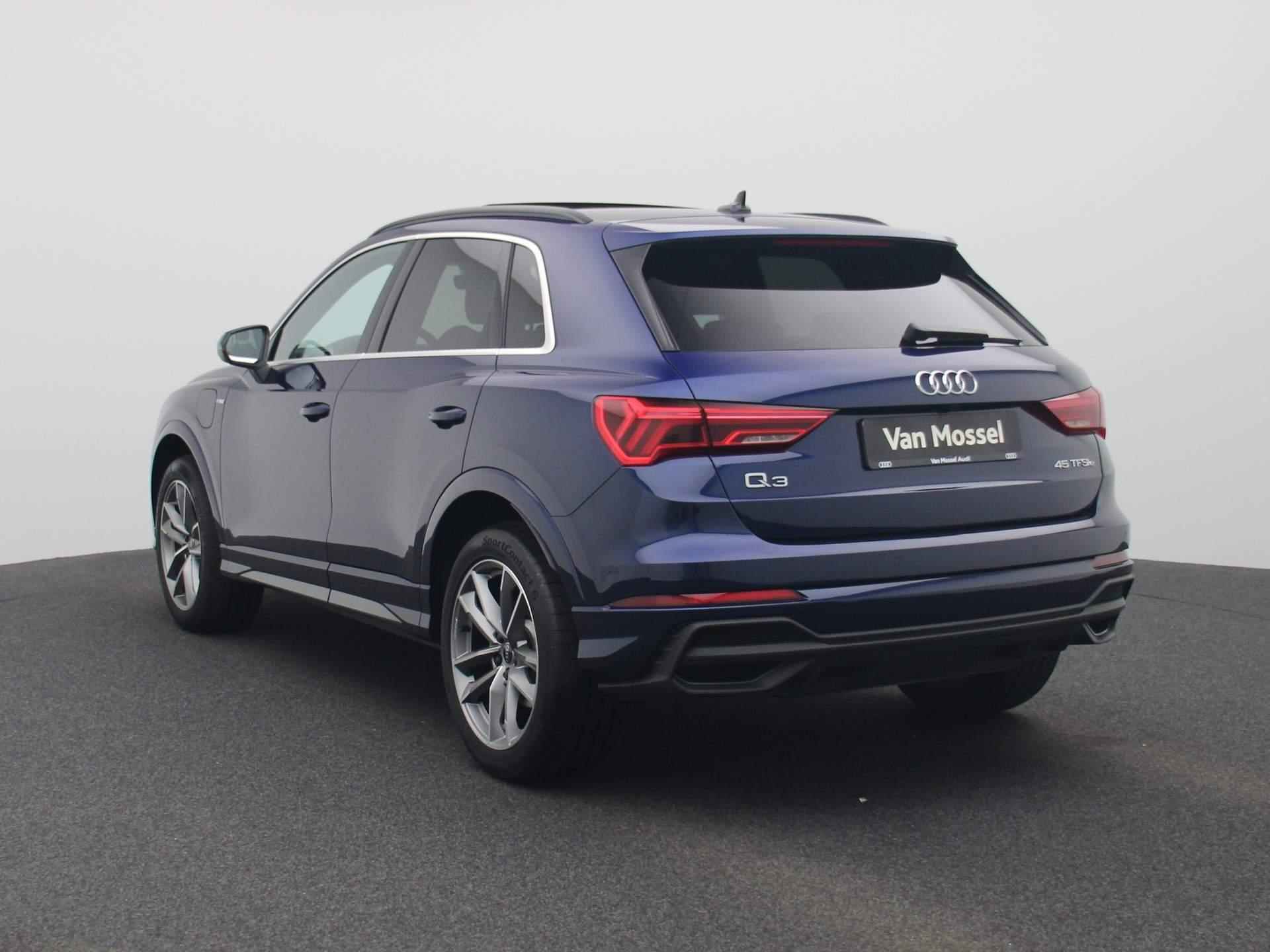 Audi Q3 45 TFSI e S edition 245 PK | S-line | Automaat | Navigatie | Camera | Panoramadak | Adaptive Cruise Control | Climate Control | Stoelverwarming | Virtual Cockpit | LED | Lichtmetalen velgen | Privacy glass | - 2/48