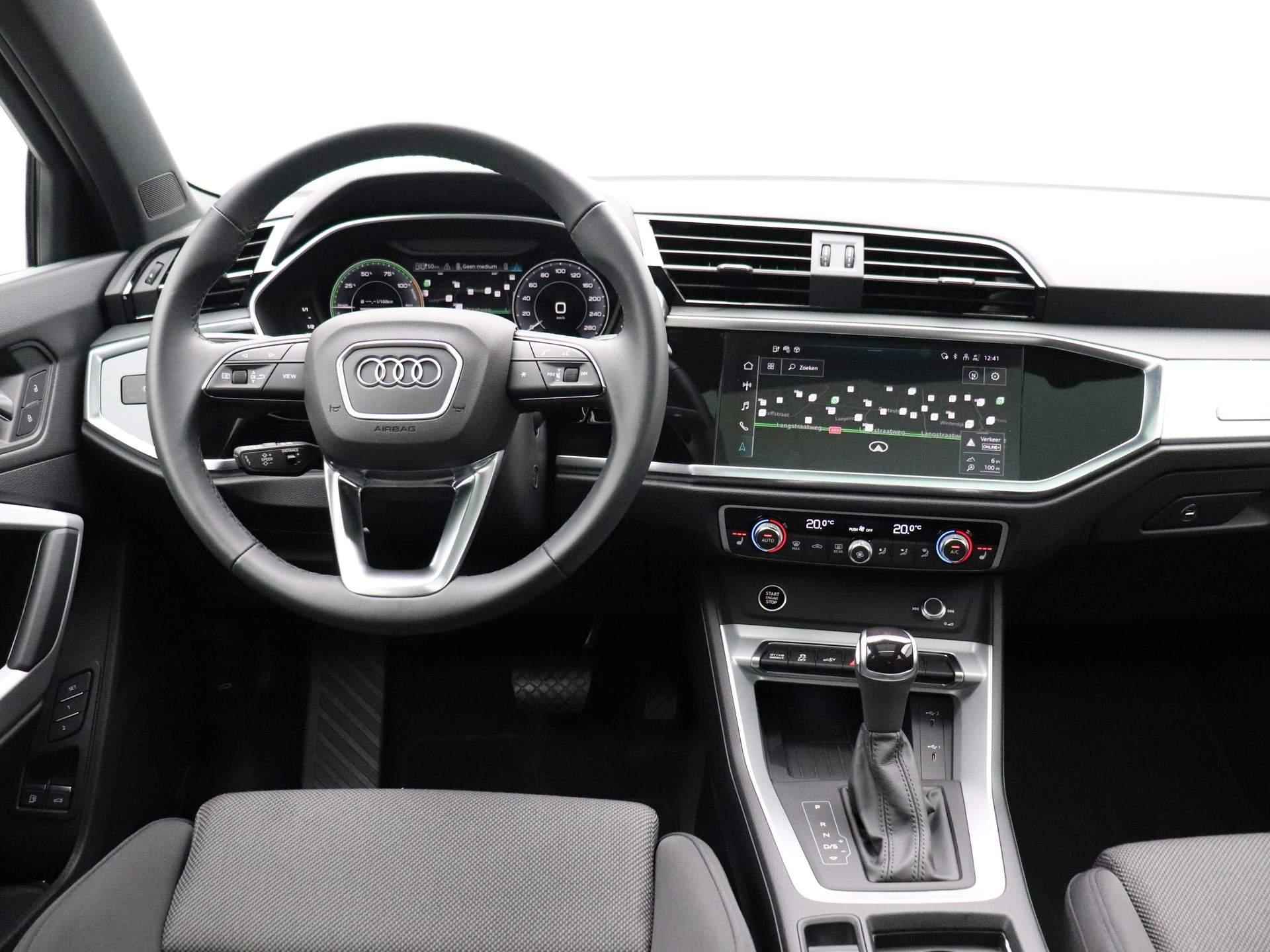 Audi Q3 45 TFSI e S edition 245 PK | S-line | Automaat | Navigatie | Camera | Panoramadak | Adaptive Cruise Control | Climate Control | Stoelverwarming | Virtual Cockpit | LED | Lichtmetalen velgen | Privacy glass | - 8/48