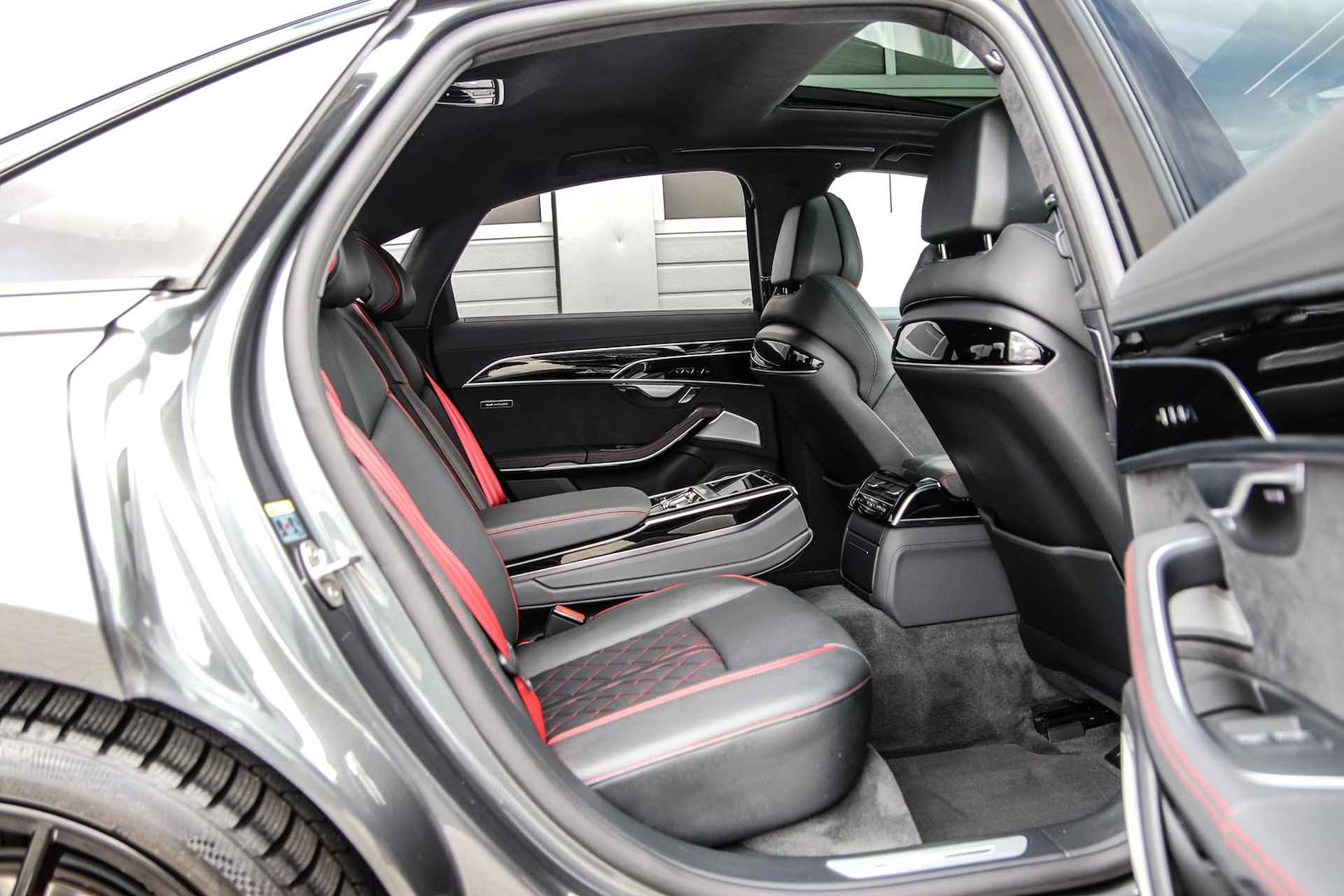 Audi S8 4.0 TFSI 571pk Quattro | B&O Advanced | Exclusive Interieur | Standkachel - 26/71