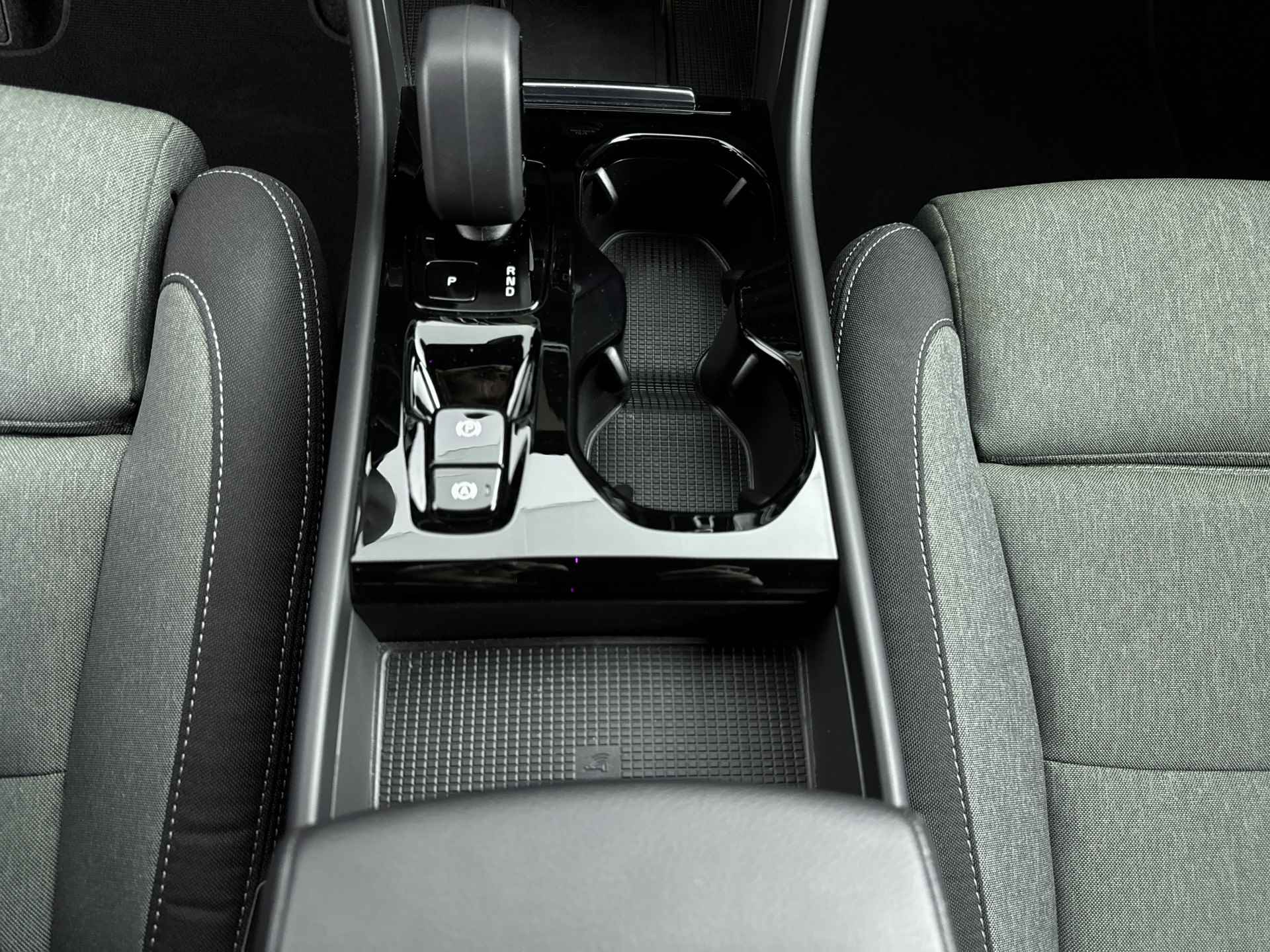 Volvo XC40 T4 Recharge Plus Bright |Navigatie| Blis | Camera | Elektrische stoel met geheugen | H&K Audio | Achterklep Elektrisch | - 17/32