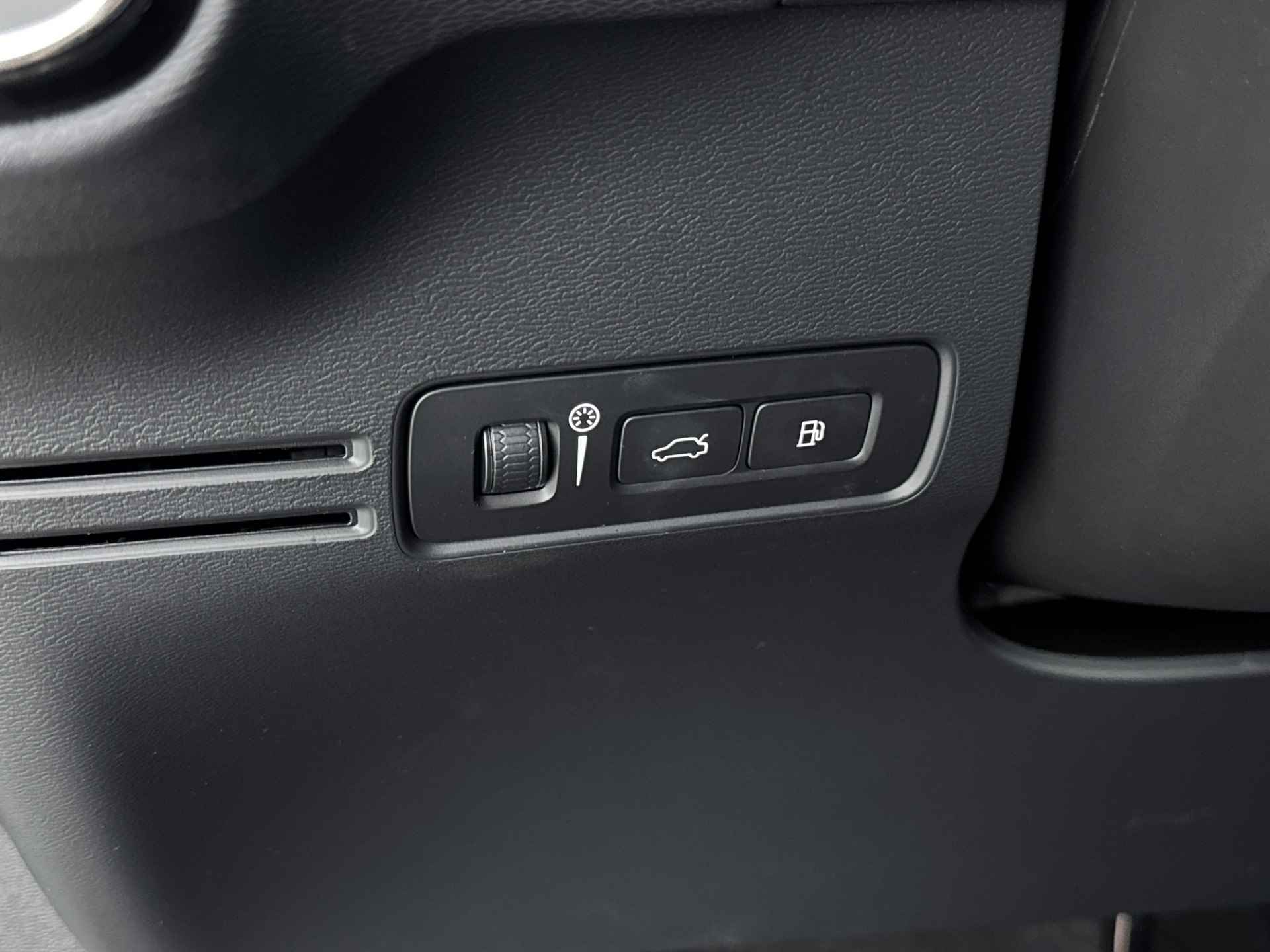 Volvo XC40 T4 Recharge Plus Bright |Navigatie| Blis | Camera | Elektrische stoel met geheugen | H&K Audio | Achterklep Elektrisch | - 21/32