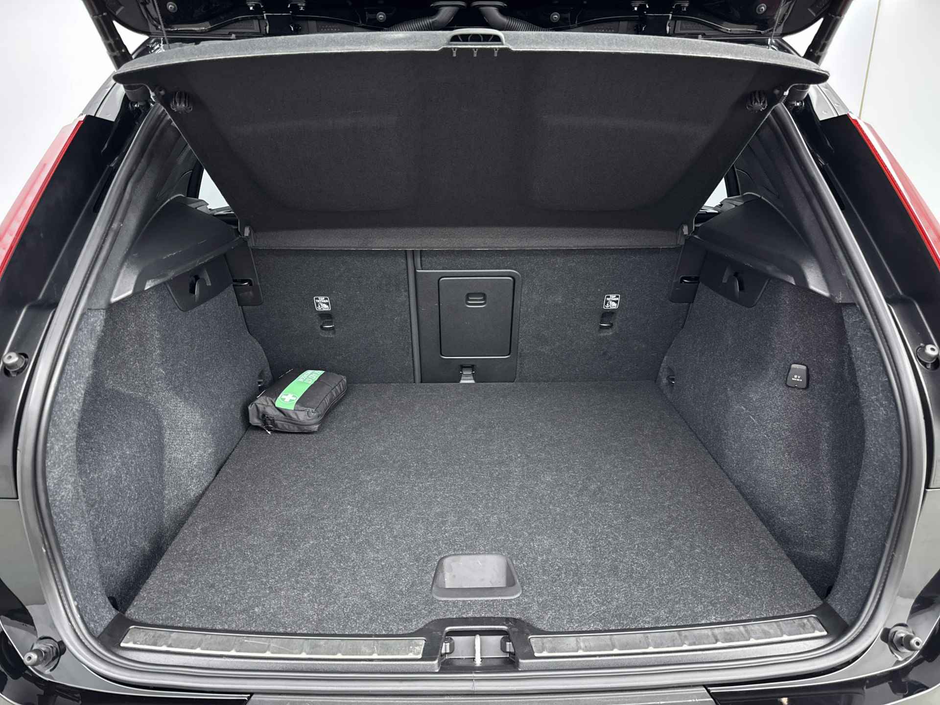 Volvo XC40 T4 Recharge Plus Bright |Navigatie| Blis | Camera | Elektrische stoel met geheugen | H&K Audio | Achterklep Elektrisch | - 27/32