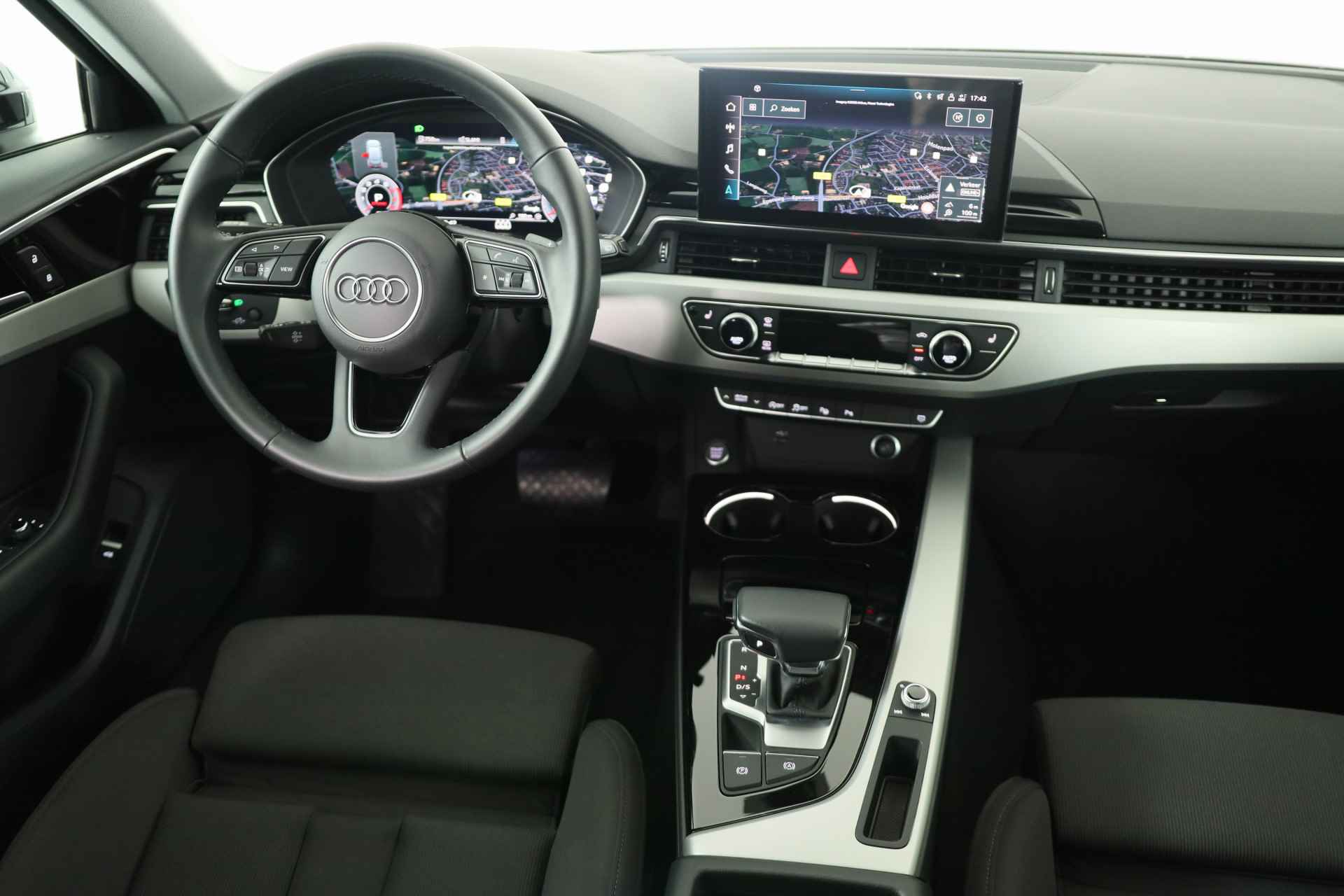 Audi A4 Avant 35 TFSI Advanced Edition | Virtual | 3 Zone Clima | Sportstoelen | Camera | Navi | Stoelverwarming | LED | Parkeersensoren - 33/46