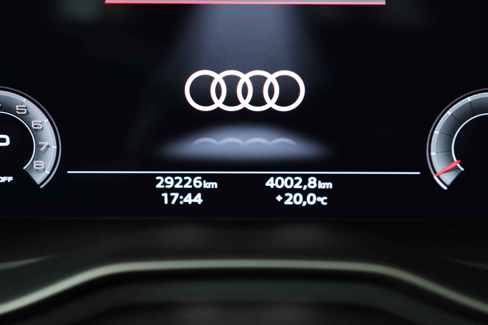 Audi A4 Avant 35 TFSI Advanced Edition | Virtual | 3 Zone Clima | Sportstoelen | Camera | Navi | Stoelverwarming | LED | Parkeersensoren - 41/46