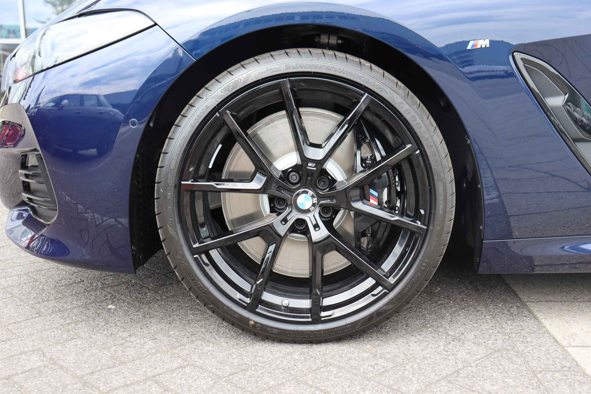 BMW 8 Serie 840i Cabrio High Executive M Sport Automaat / Integral Active Steering / Stoelventilatie / Air Collar / Laserlight / Soft Close / Parking Assistant Plus /  Live Cockpit Professional - 5/33