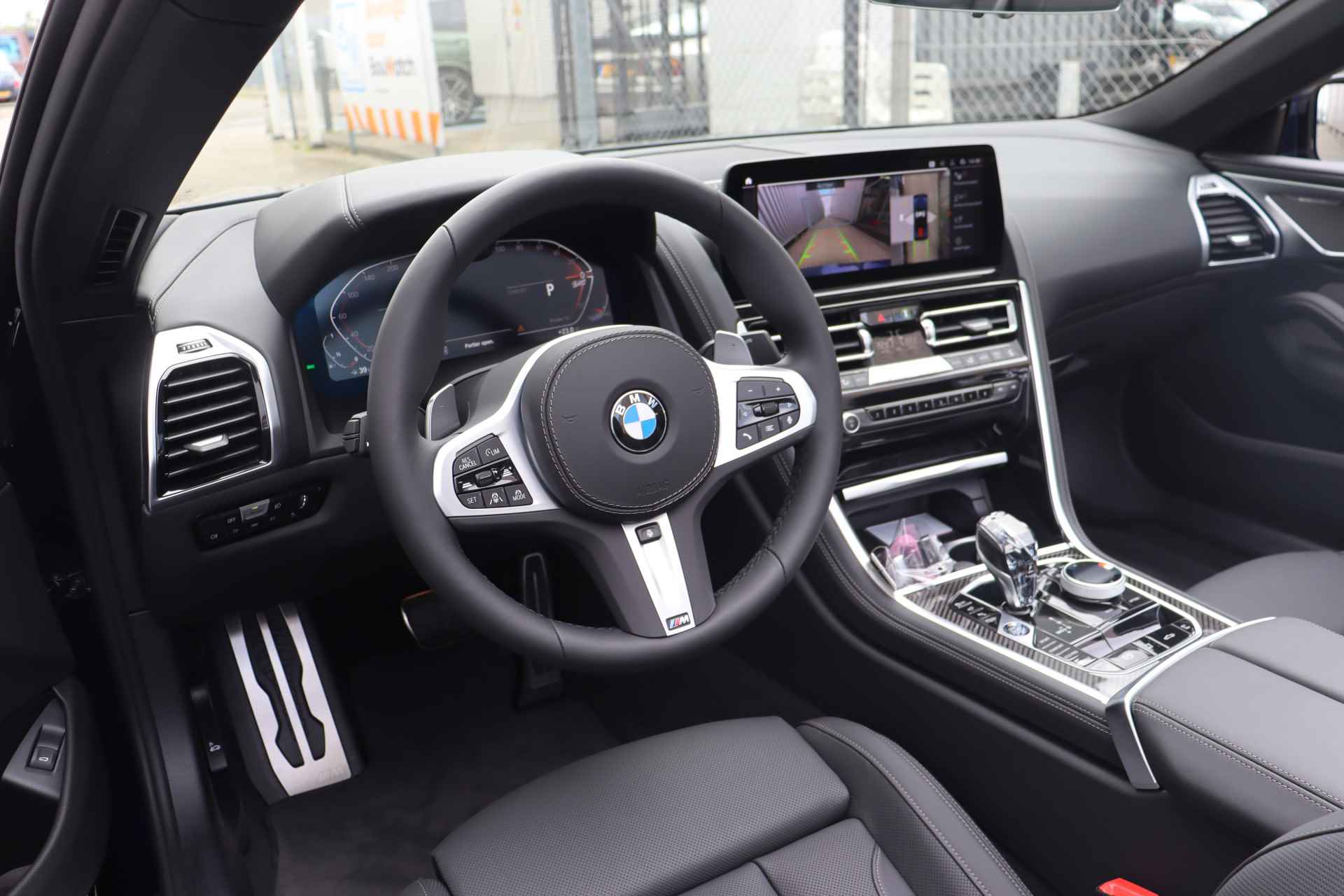 BMW 8 Serie 840i Cabrio High Executive M Sport Automaat / Integral Active Steering / Stoelventilatie / Air Collar / Laserlight / Soft Close / Parking Assistant Plus /  Live Cockpit Professional - 17/33