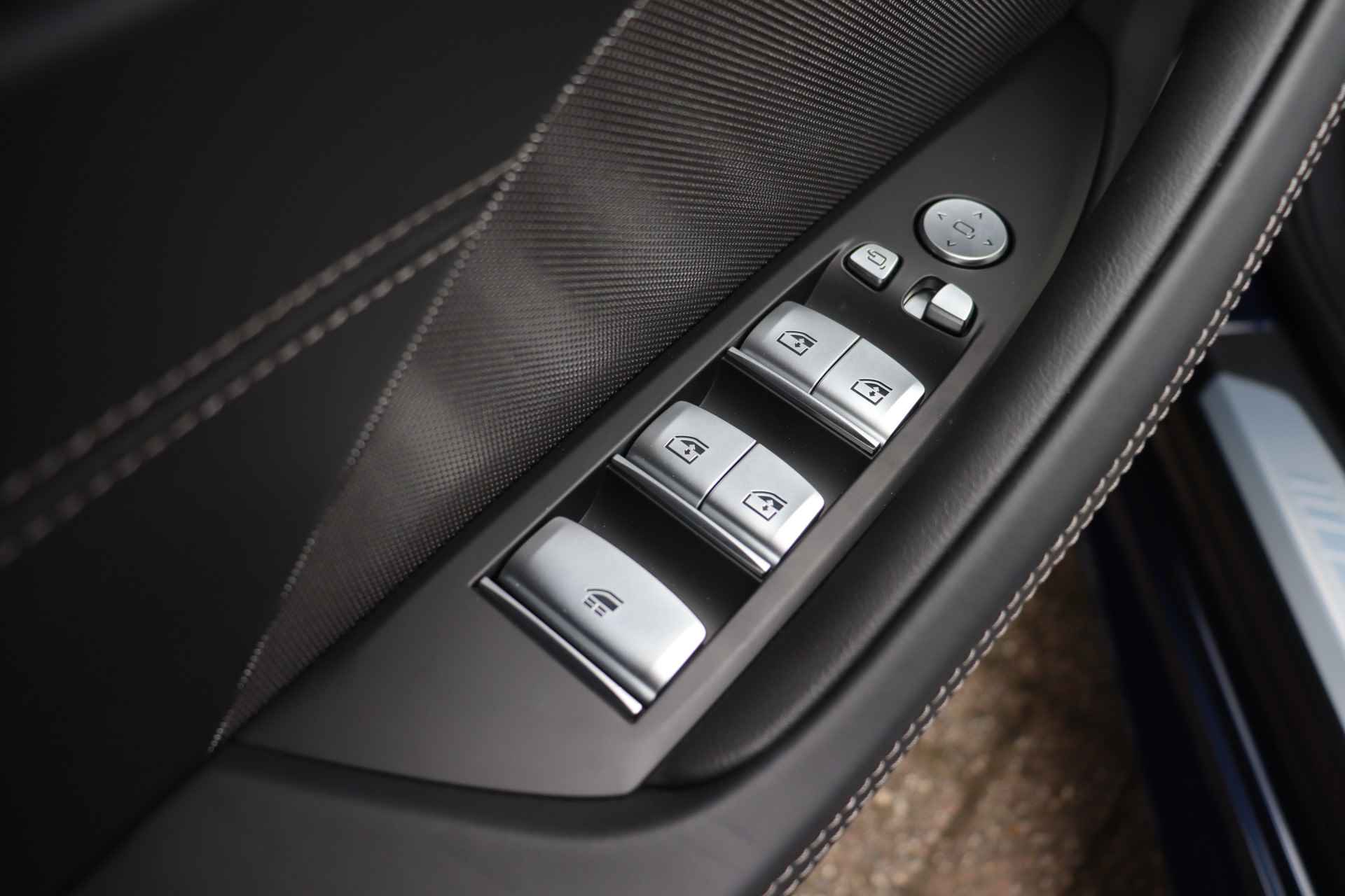 BMW 8 Serie 840i Cabrio High Executive M Sport Automaat / Integral Active Steering / Stoelventilatie / Air Collar / Laserlight / Soft Close / Parking Assistant Plus /  Live Cockpit Professional - 19/33