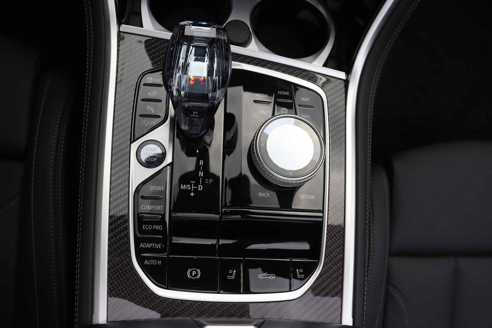 BMW 8 Serie 840i Cabrio High Executive M Sport Automaat / Integral Active Steering / Stoelventilatie / Air Collar / Laserlight / Soft Close / Parking Assistant Plus /  Live Cockpit Professional - 33/33