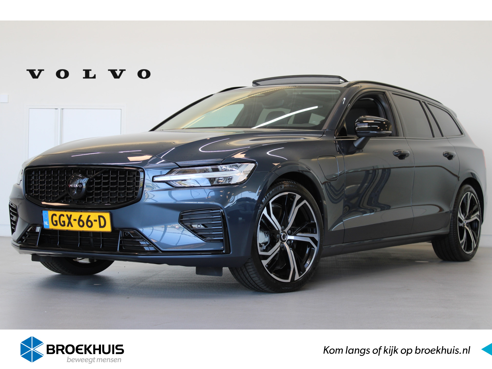 Volvo V60 T6 350PK AWD Ultra Dark | B&W Audio | Massage | Nappa | 19'' | Head Up | Black Pack | 360º view