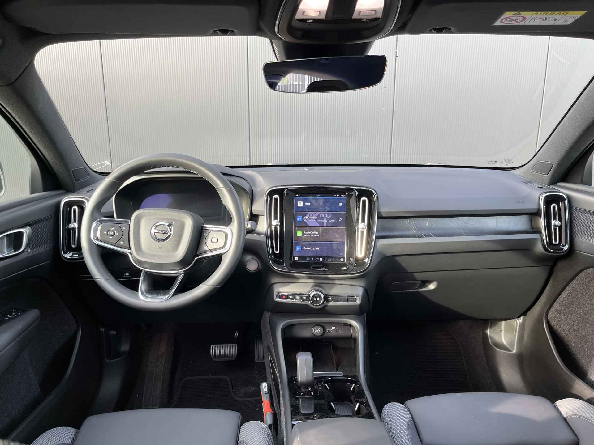 Volvo C40 Single Motor Plus 69 kWh | Harman/Kardon | Camera | Privacy Glass | Panoramadak | 20 Inch - 4/30