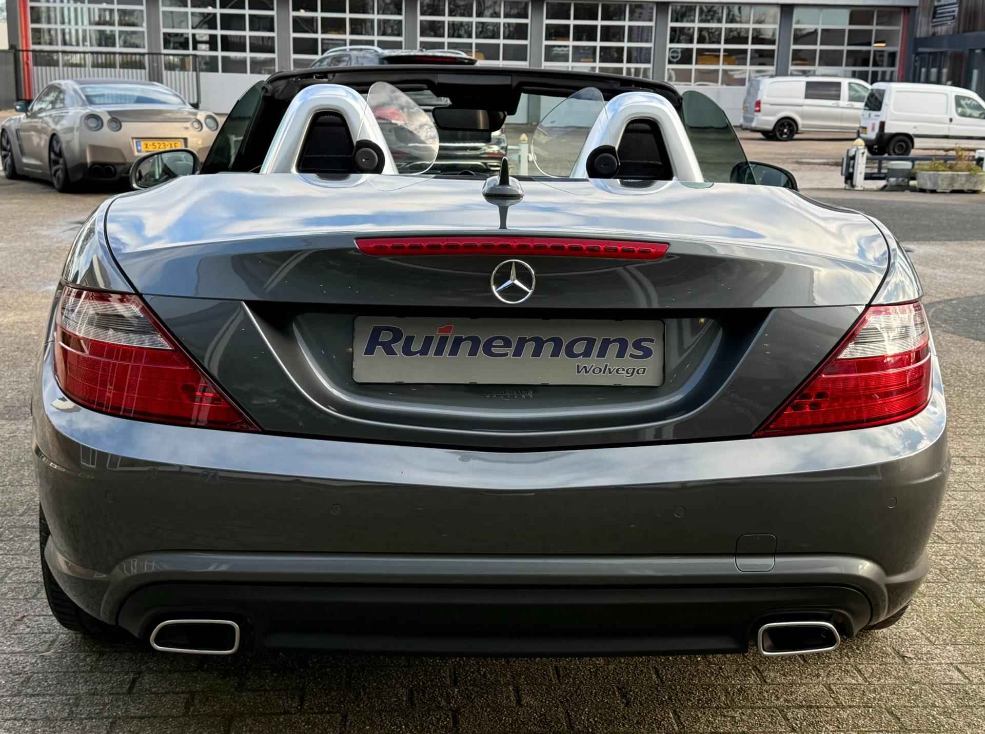 Mercedes-Benz SLK-klasse 350 V6 / AMG / Designo / ILS / KEY LESS / DISTRONIC - 7/95