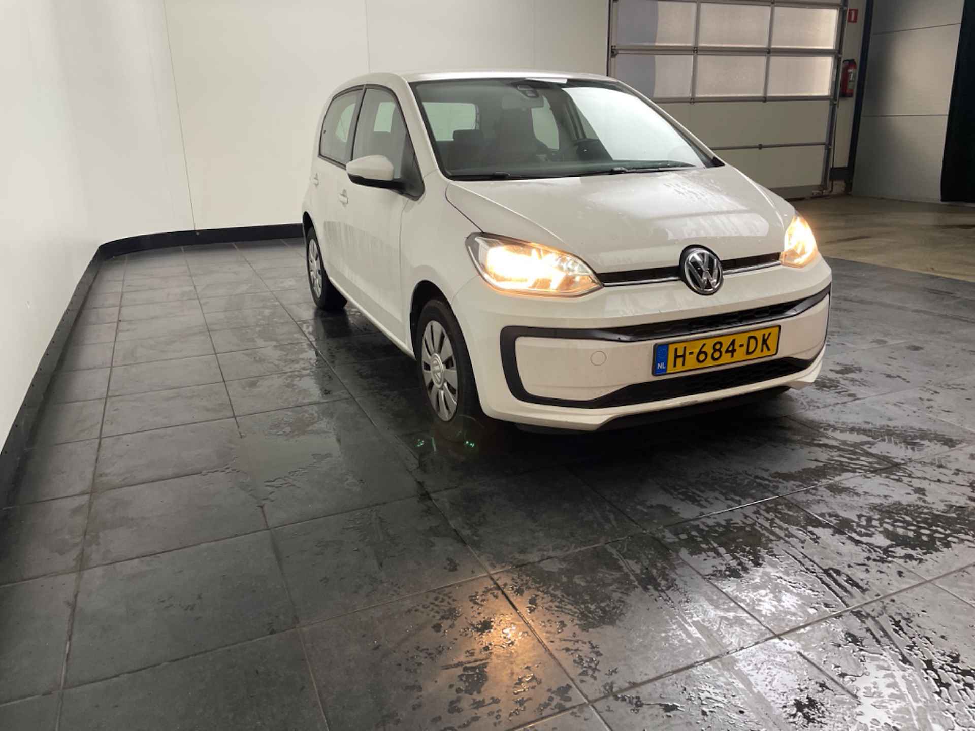 Volkswagen up! 1.0 60 pk BMT Move up! | Airco | Bluetooth | Buitenspiegels elektrisch verstel- en verwarmbaar | - 3/7