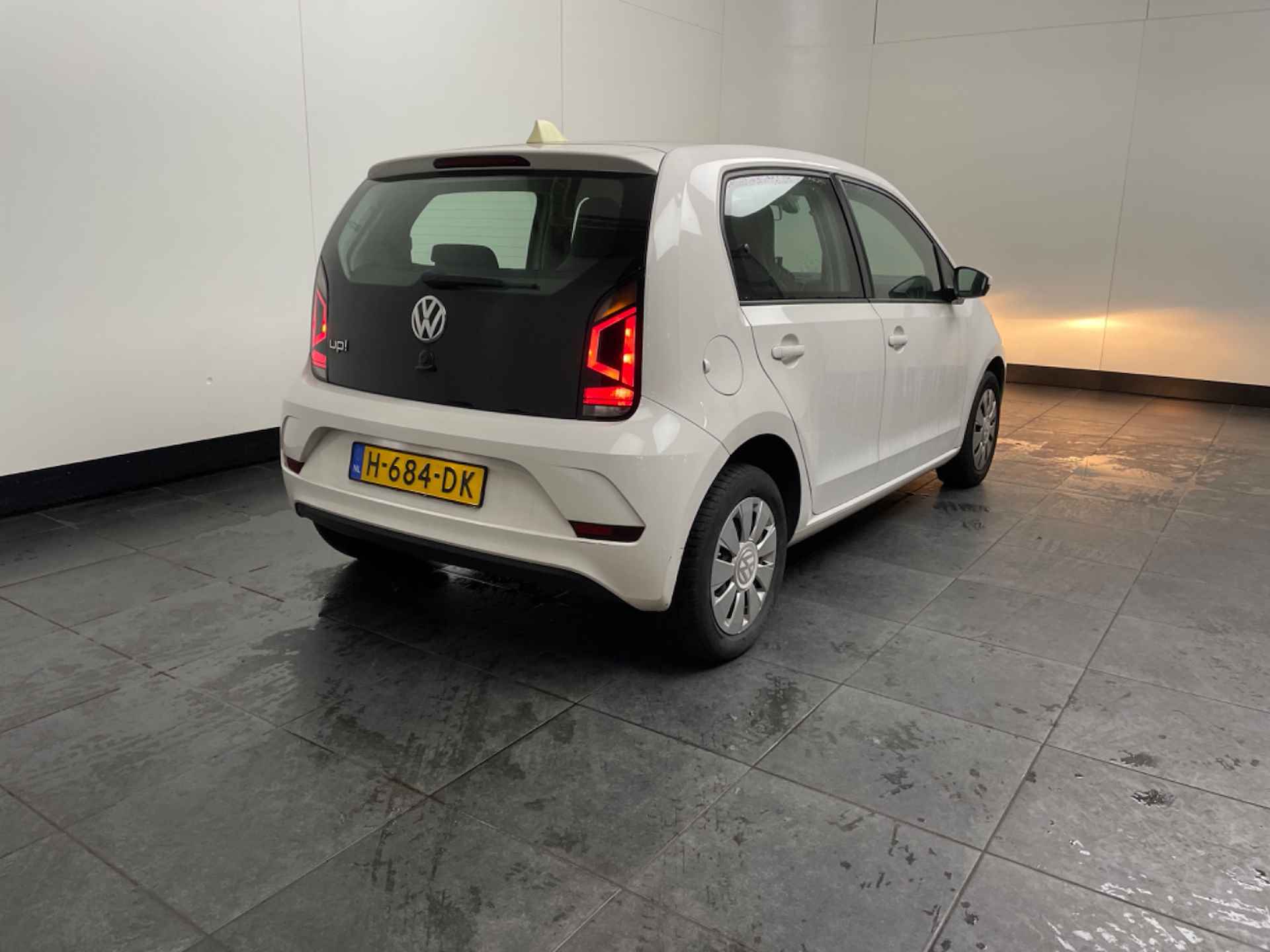 Volkswagen up! 1.0 60 pk BMT Move up! | Airco | Bluetooth | Buitenspiegels elektrisch verstel- en verwarmbaar | - 4/7