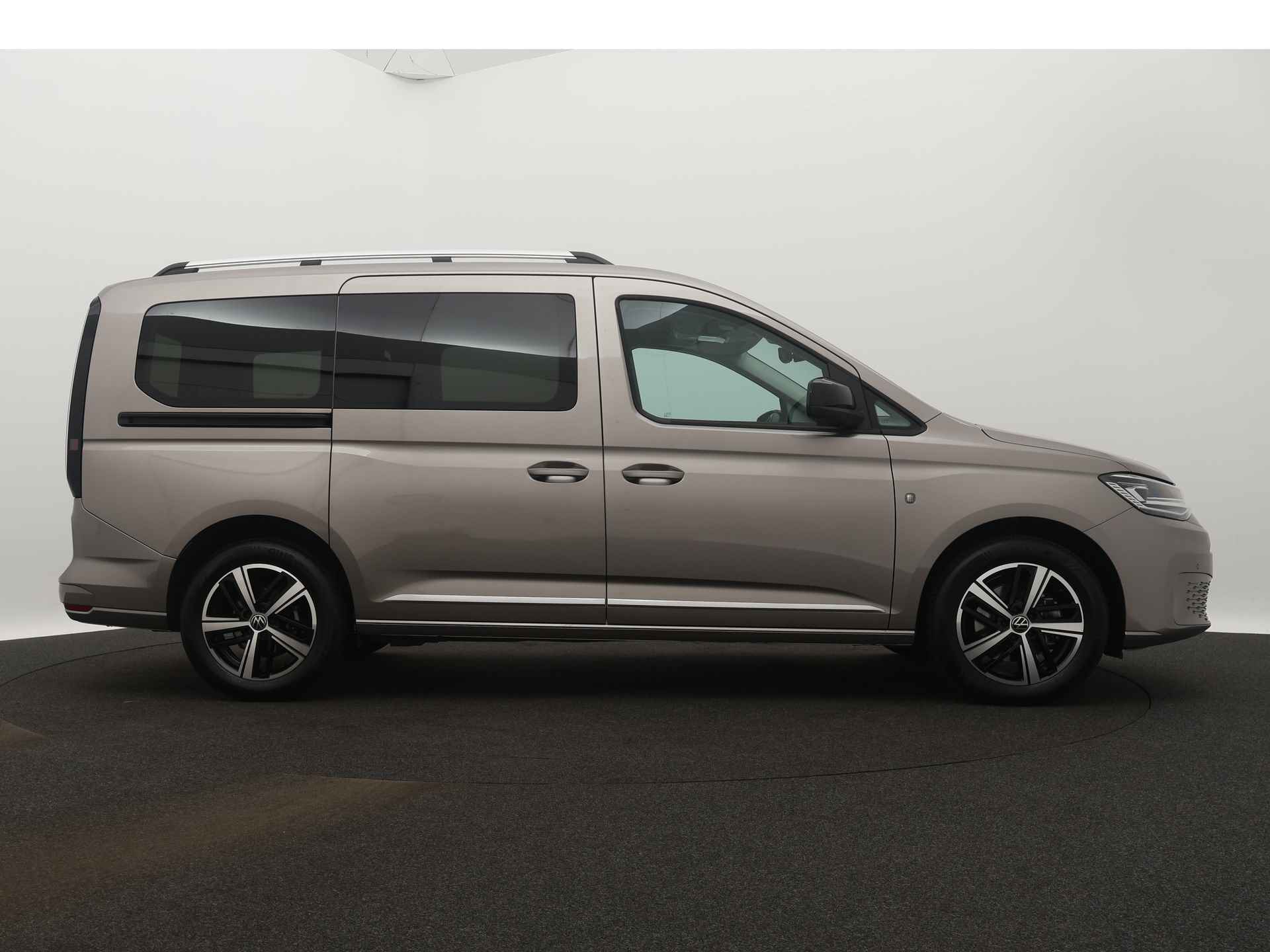 Volkswagen Caddy Maxi Style Ingepland voor nieuwe bodemverlaging t.b.v. rolstoelvervoer (Prijs incl. bodemverlaging) - 6/37