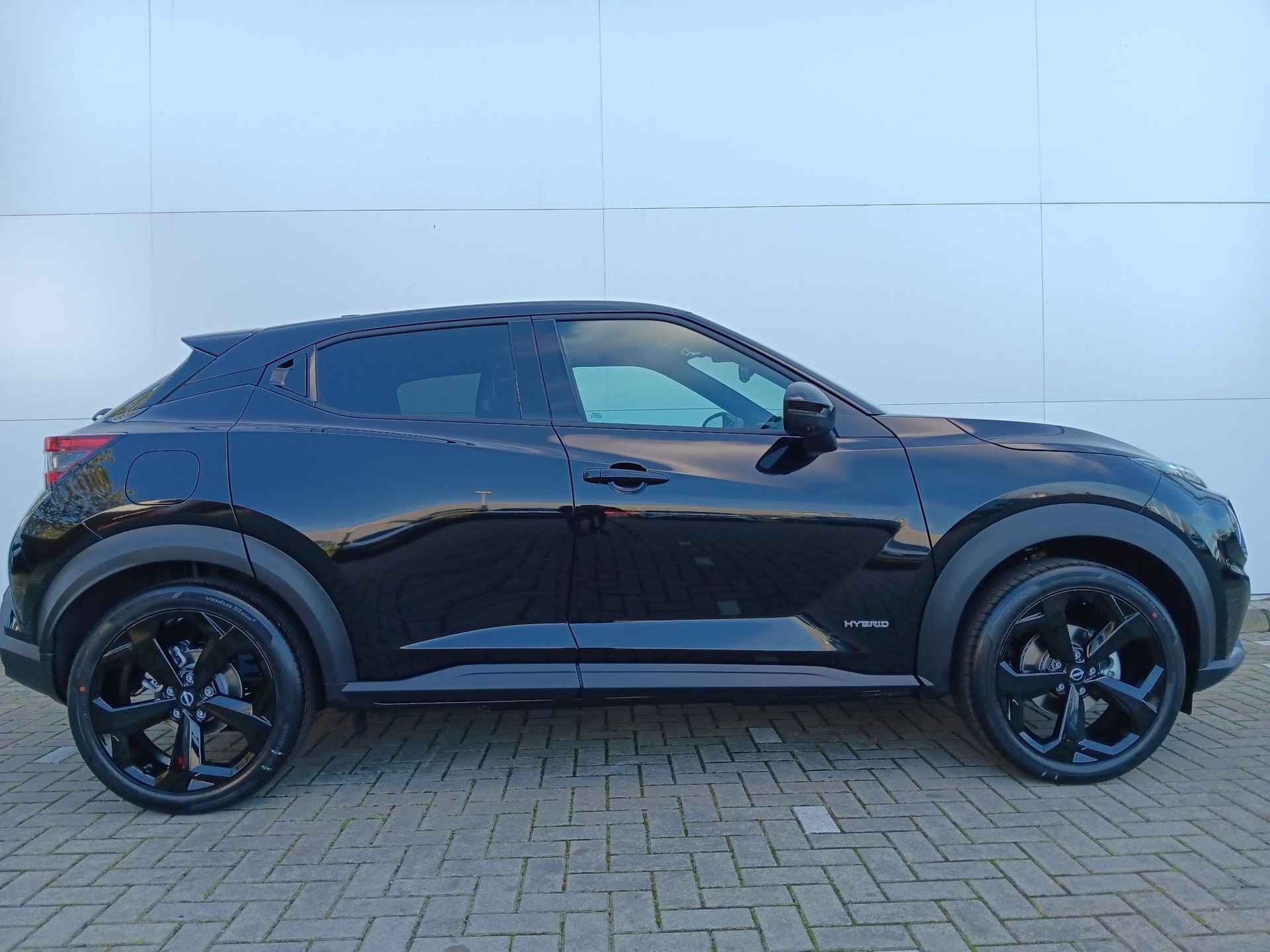 Nissan Juke 1.6 Hybrid Tekna Van € 39.500,00 nu Voor € 32.900,00 - 4/26