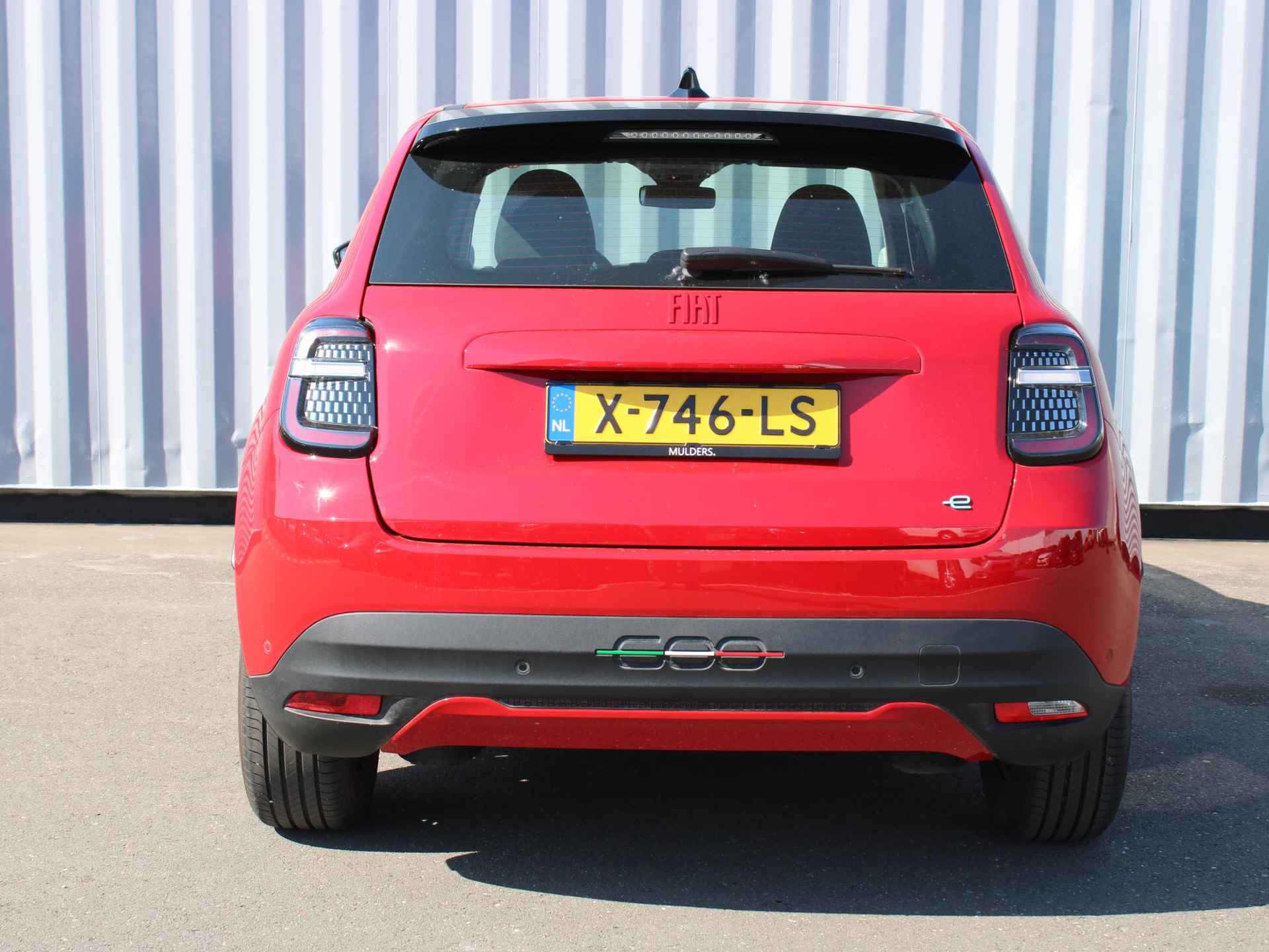 Fiat 600e RED 54 kWh 400KM RANGE & 2.000,- SUBSIDIE MOGELIJK - 6/23