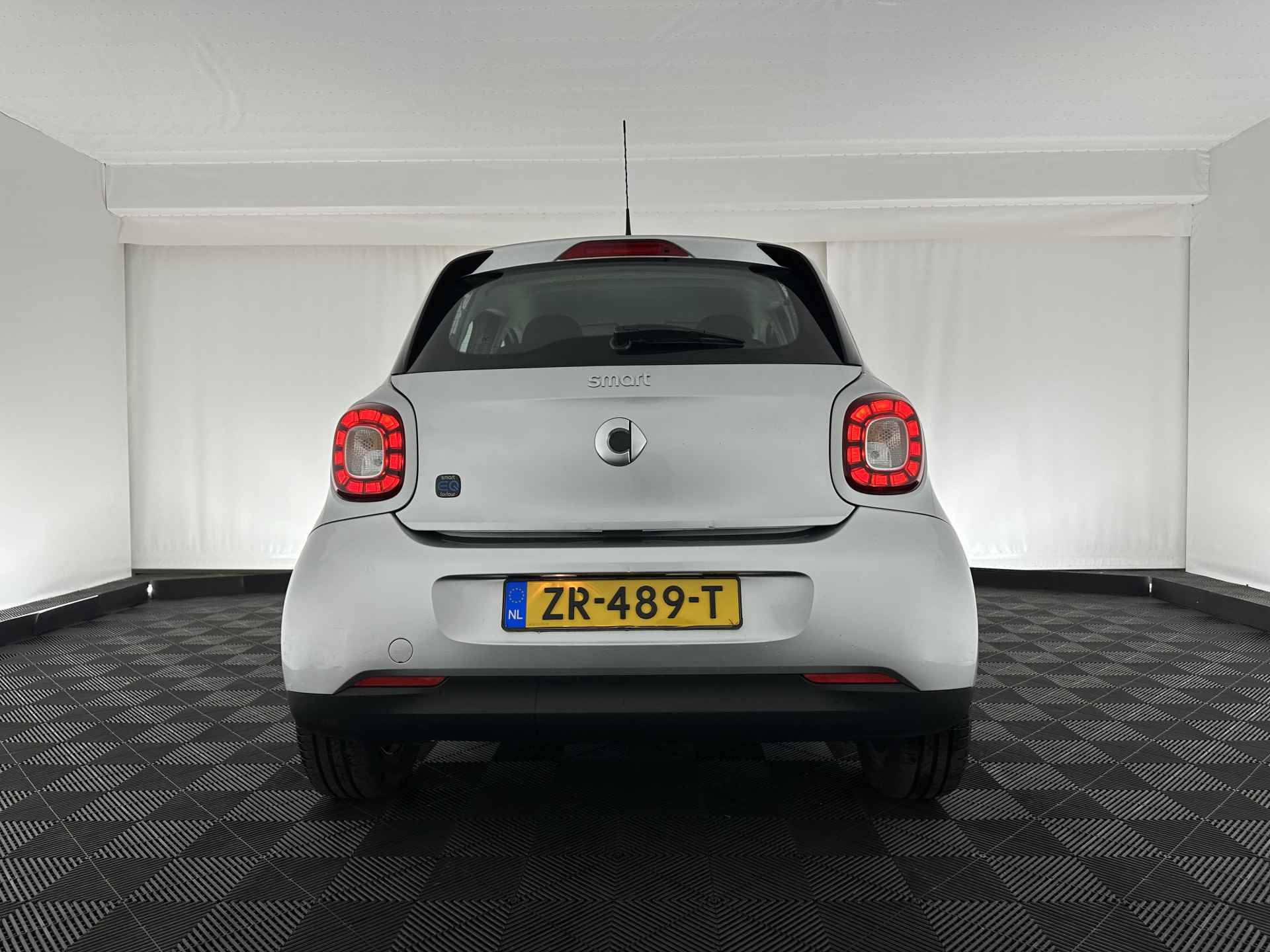 Smart Forfour EQ Business Solution (INCL-BTW) Aut. *NAVI-FULLMAP | VOLLEDER | ECC | CRUISE | COMFORT-SEATS | 15"ALU* - 5/31