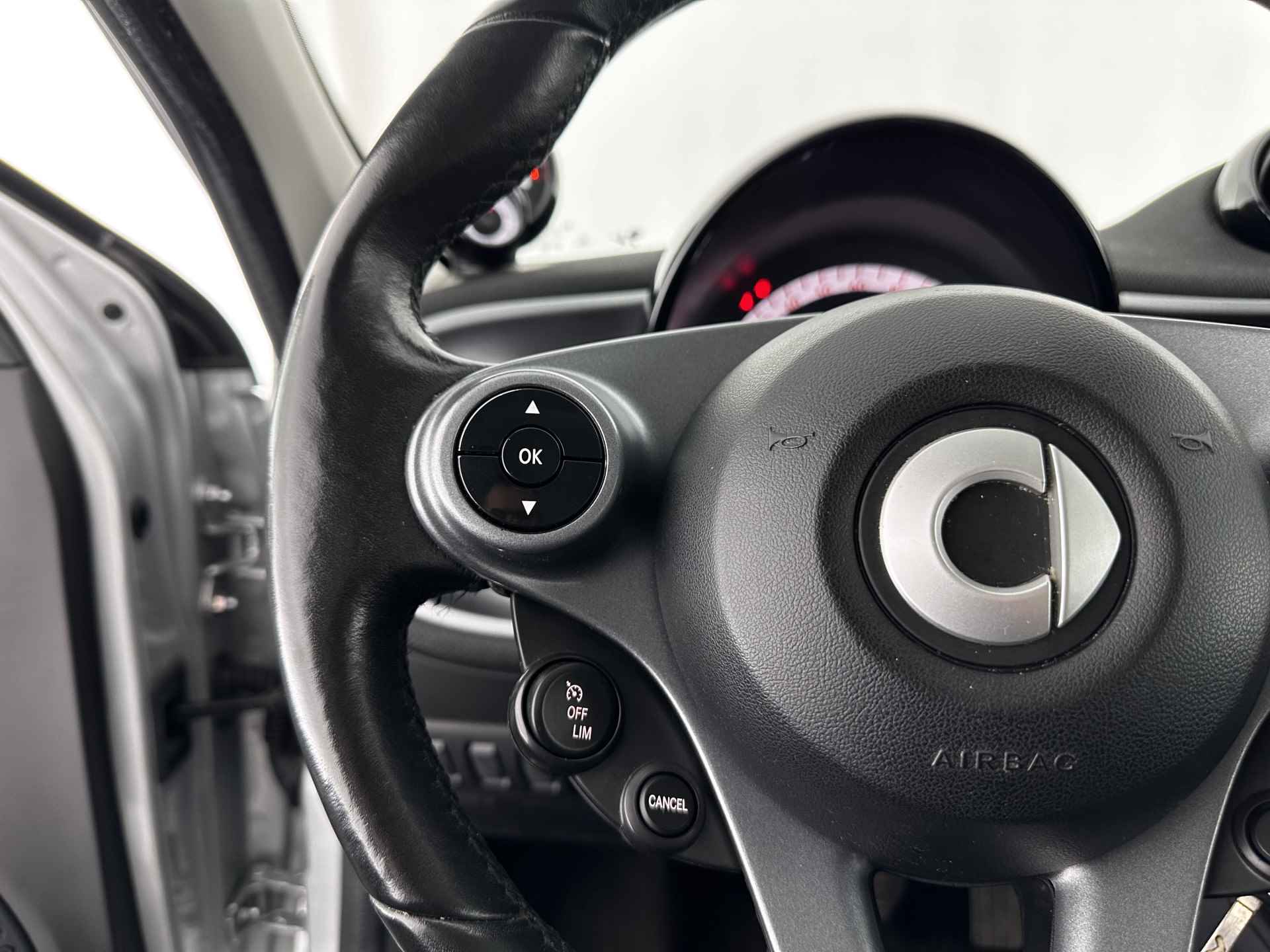 Smart Forfour EQ Business Solution (INCL-BTW) Aut. *NAVI-FULLMAP | VOLLEDER | ECC | CRUISE | COMFORT-SEATS | 15"ALU* - 17/31