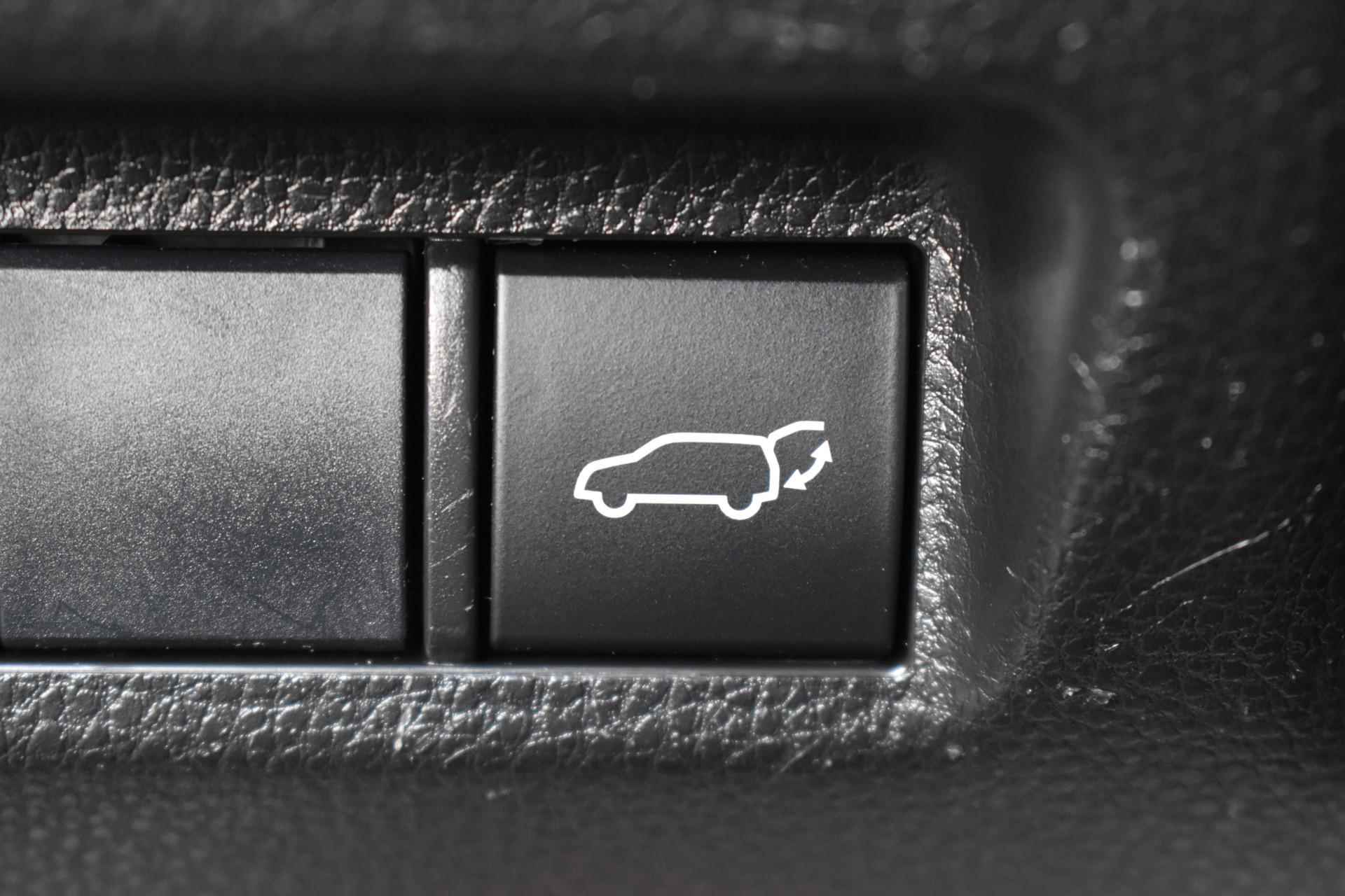 Toyota RAV4 2.5 Hybrid AWD Executive Panoramadak - 34/40