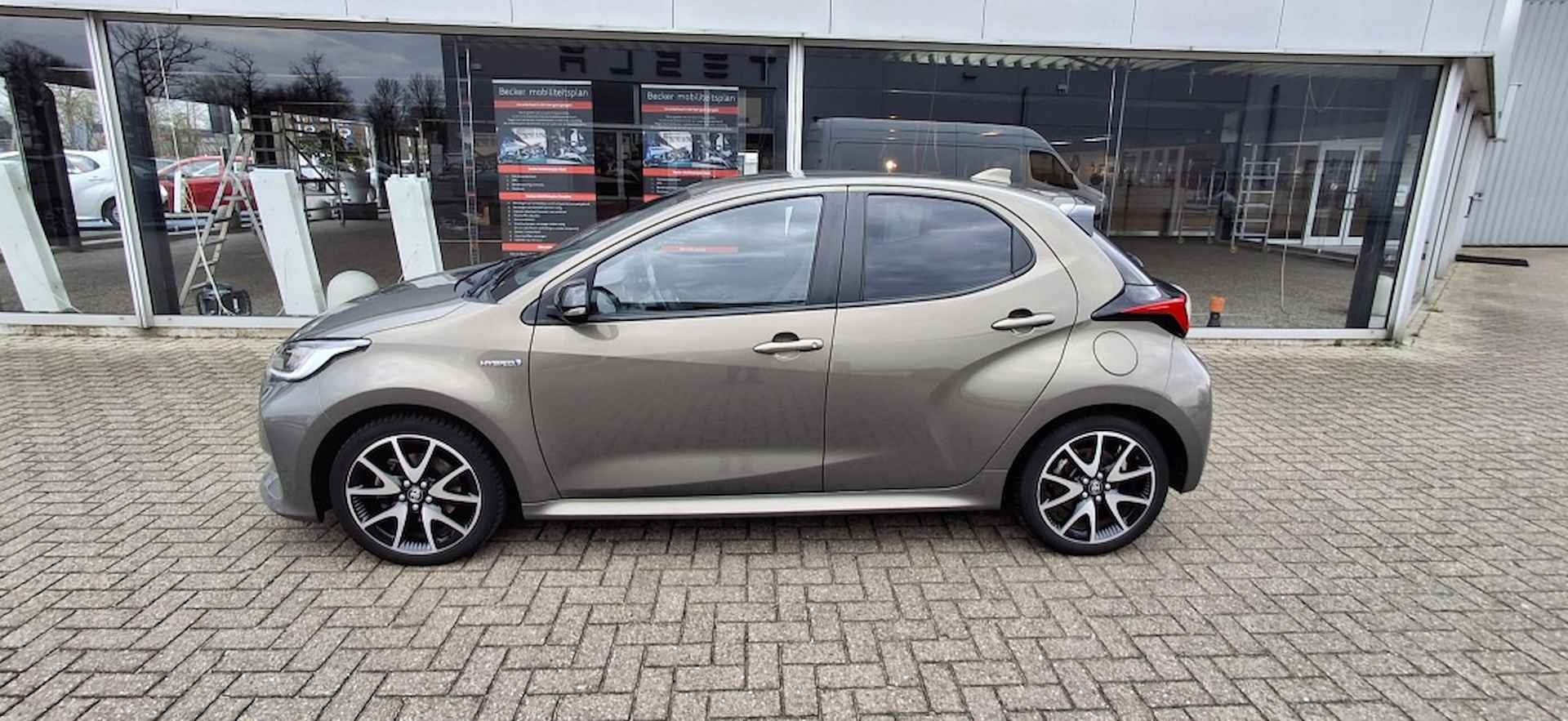 Toyota Yaris 1.5 Hybride Executive NLauto | dealeronderhouden | 1e eigenaar - 3/29