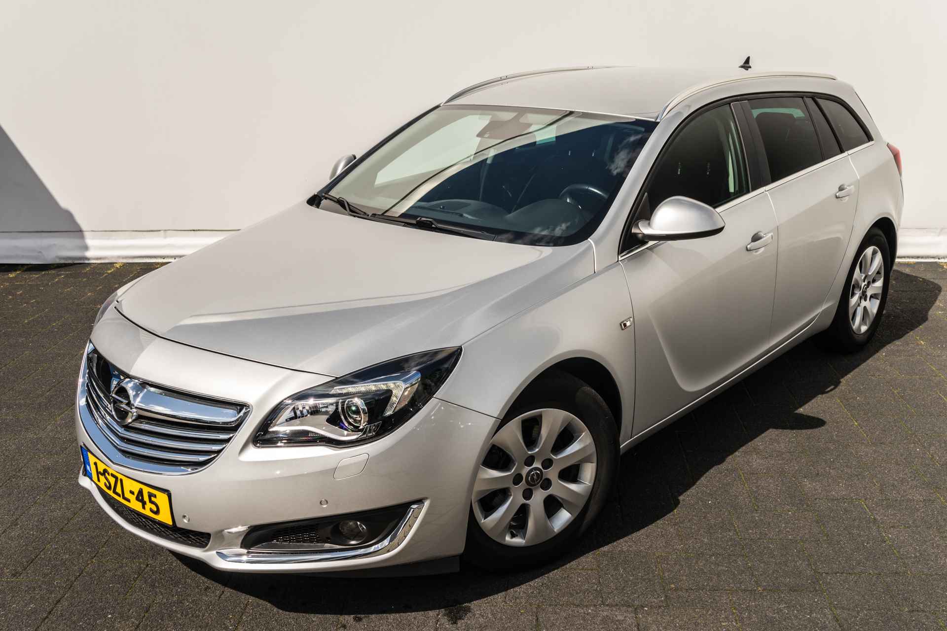 Opel Insignia Sports Tourer 2.0 CDTi 120 Pk Business+ | Navigatie | Xenon | 17 inch | PDC | Getint Glas - 14/37