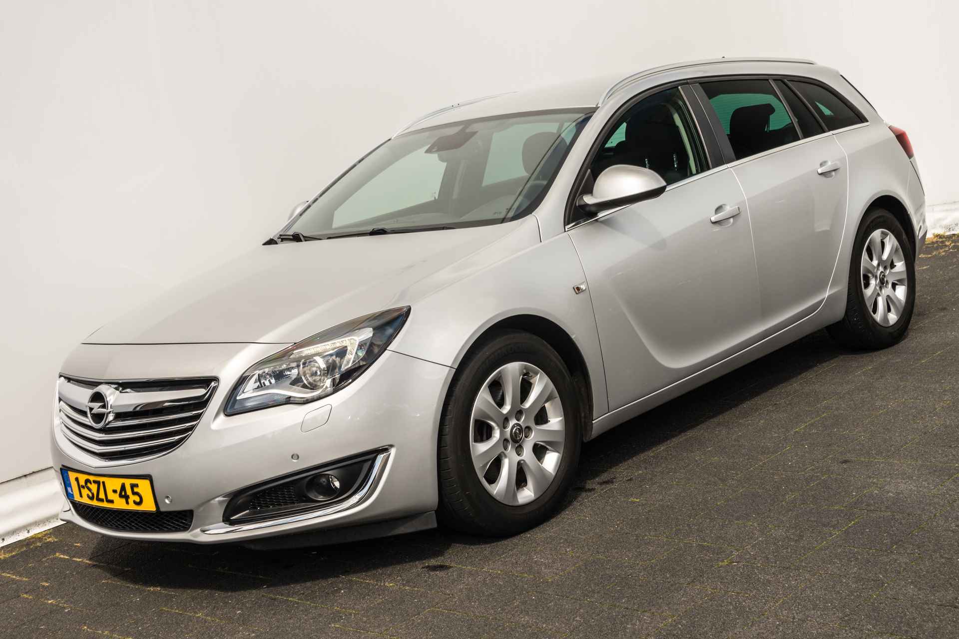 Opel Insignia Sports Tourer 2.0 CDTi 120 Pk Business+ | Navigatie | Xenon | 17 inch | PDC | Getint Glas - 29/37