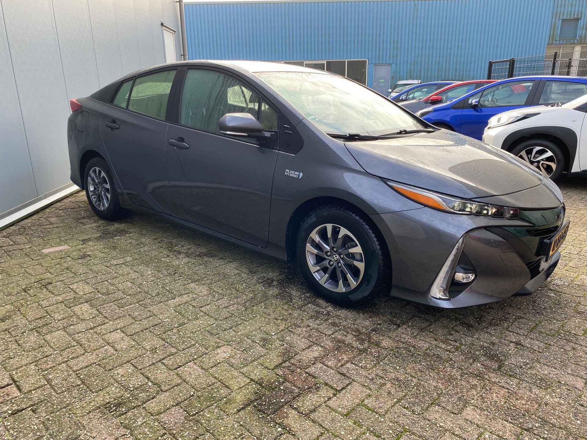 Toyota Prius 1.8 Plug-in Dynamic | 1e Eigenaar | BTW | Navigatie | Matrix LED | Winter Pakket | Climate Control | PHEV | - 2/16