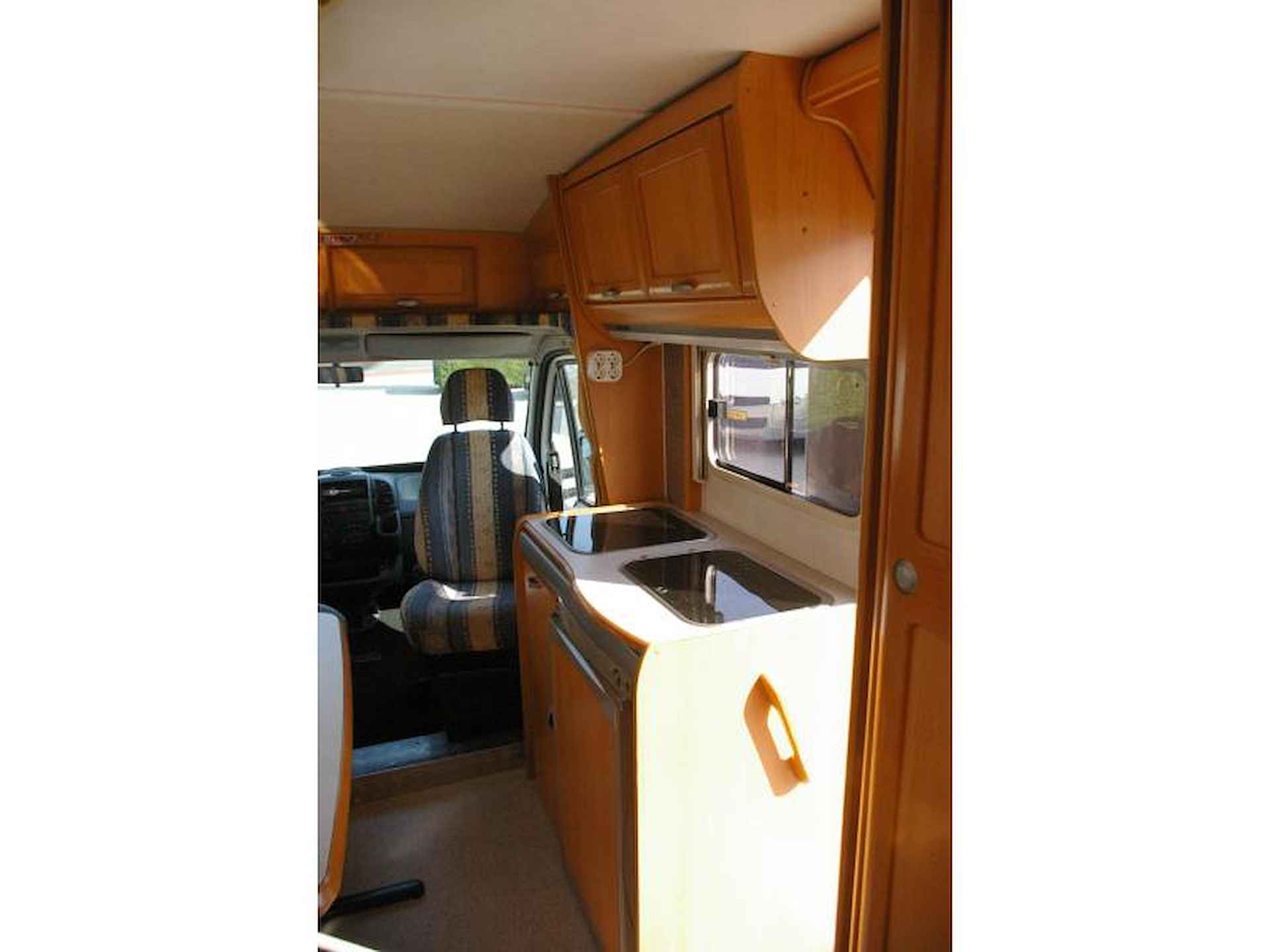 Hymer Tramp 575 Fransbed, draaistoelen. - 7/13