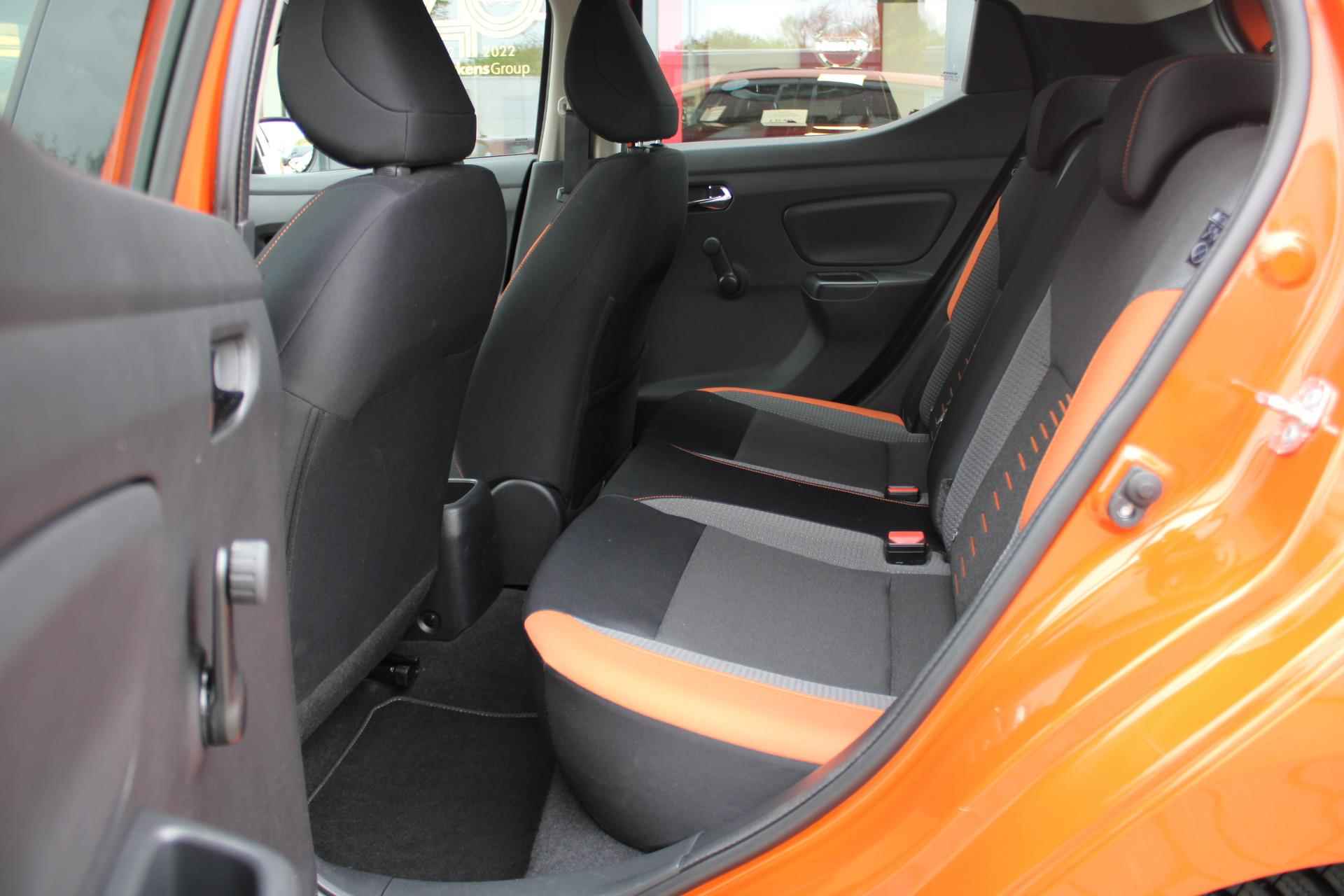 Nissan Micra IG-T 90 Acenta | 16 inch | Allseasonbanden  | Interior Pack Orange | Apple® Carplay & Android Auto | - 9/44