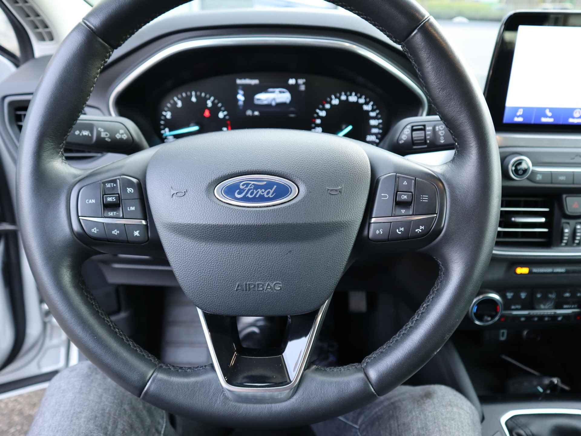 Ford Focus Wagon 1.5 EcoBoost Titanium Business 150PK | Trekhaak (1500kg) | Winter Pack | Climate Control | Cruise Control | Parkeersensoren | Keyless Entry - 16/36