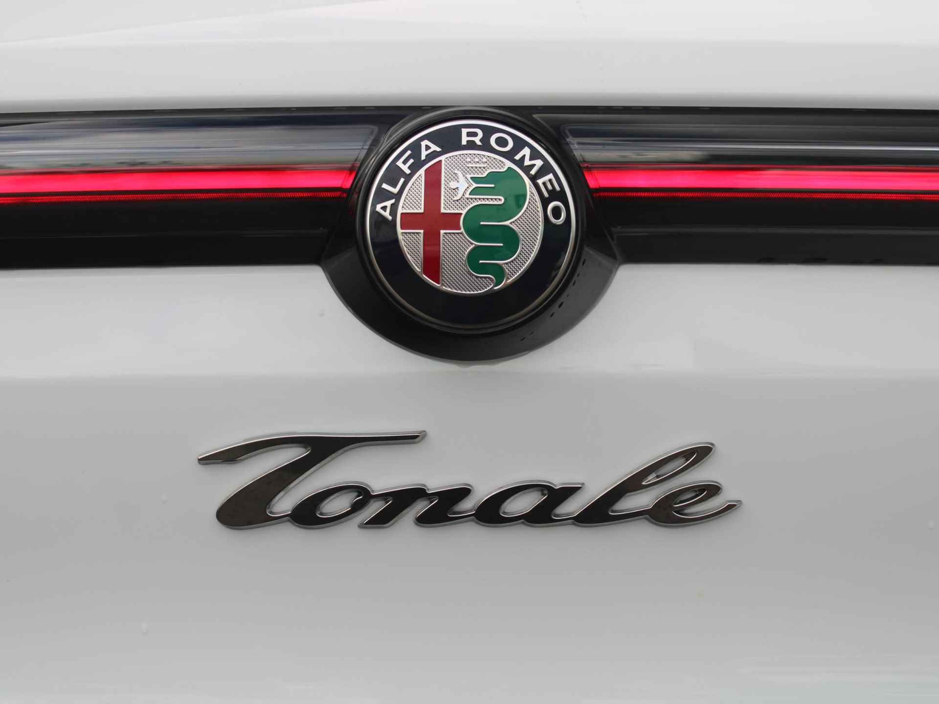 Alfa Romeo Tonale 1.5T 160pk Hybrid Veloce | Uit voorraad leverbaar | 20" | Pack Winter | Technology Pack - 10/37