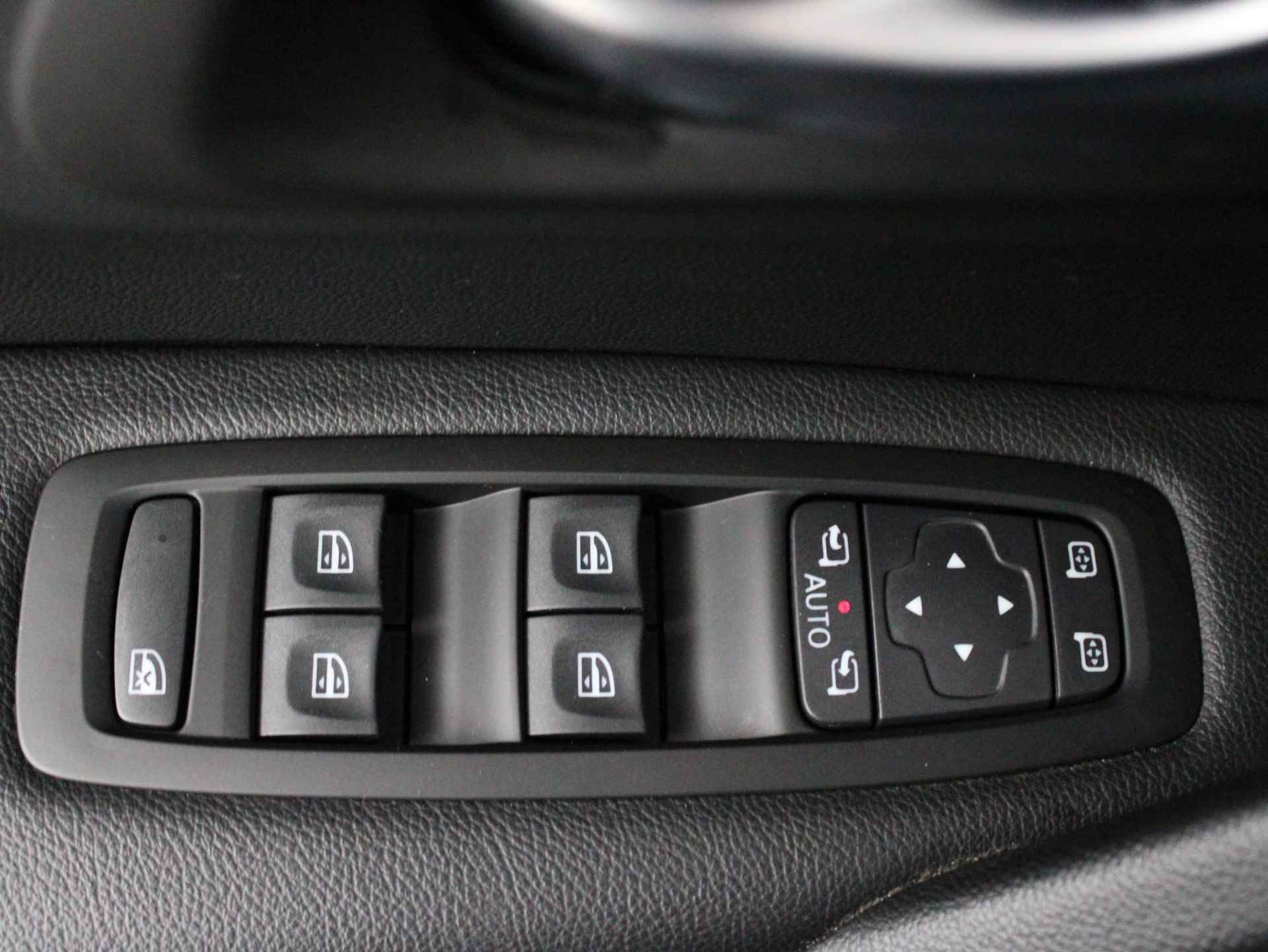 Renault Kadjar 1.3 TCe 160 EDC Intens | Automaat | Navi | Clima | Cruise | LM velgen 18" | Easy Life Pack | Apple Carplay/Android Auto | 1e eigenaar! - 28/50
