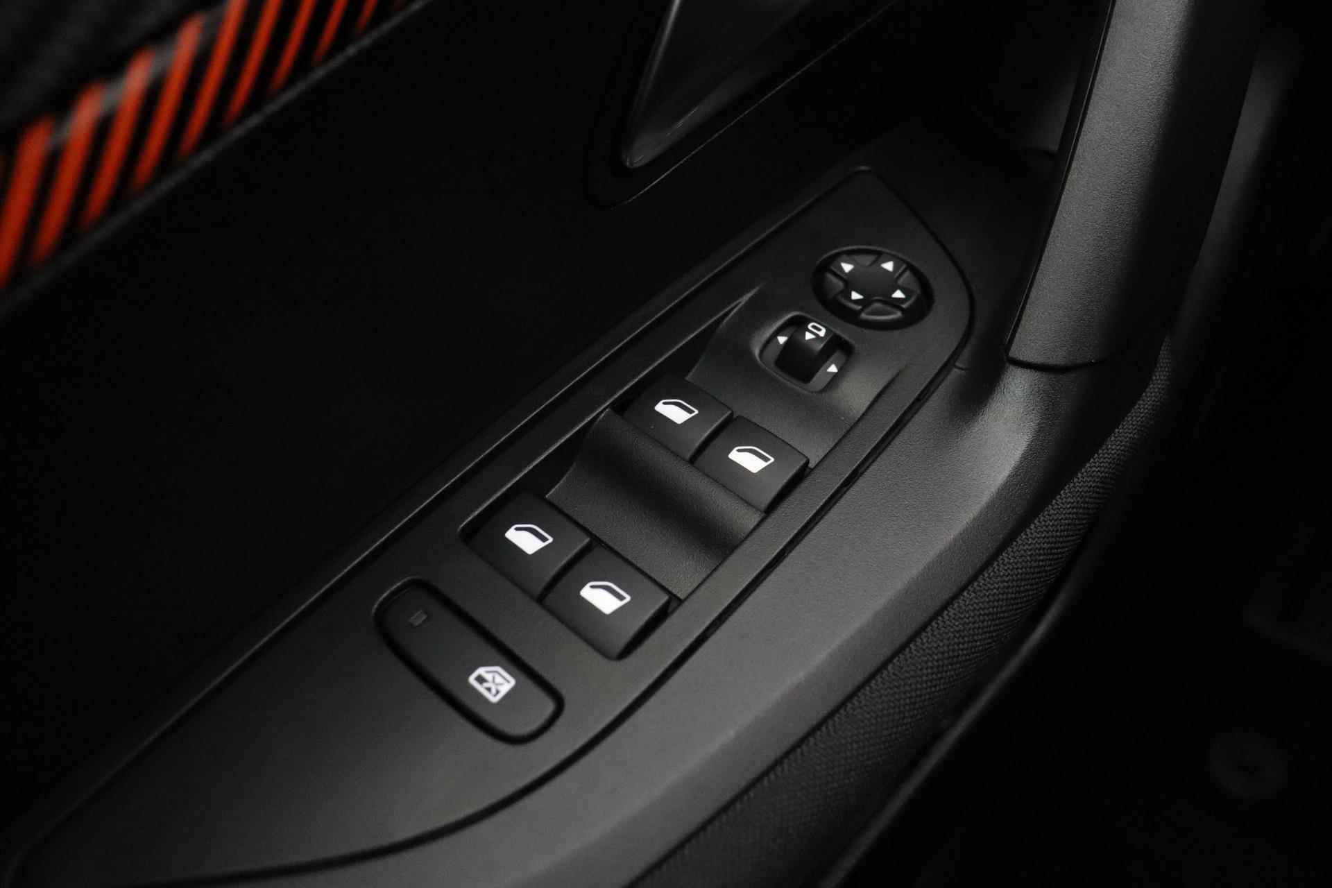 Peugeot e-2008 EV Allure 50 kWh 100% Elektrisch  | 3-Fase | Camera | Cruise Control | Airco | Start/stop | Lichtmetalen velgen | Snel leverbaar | Voorraad - 18/36