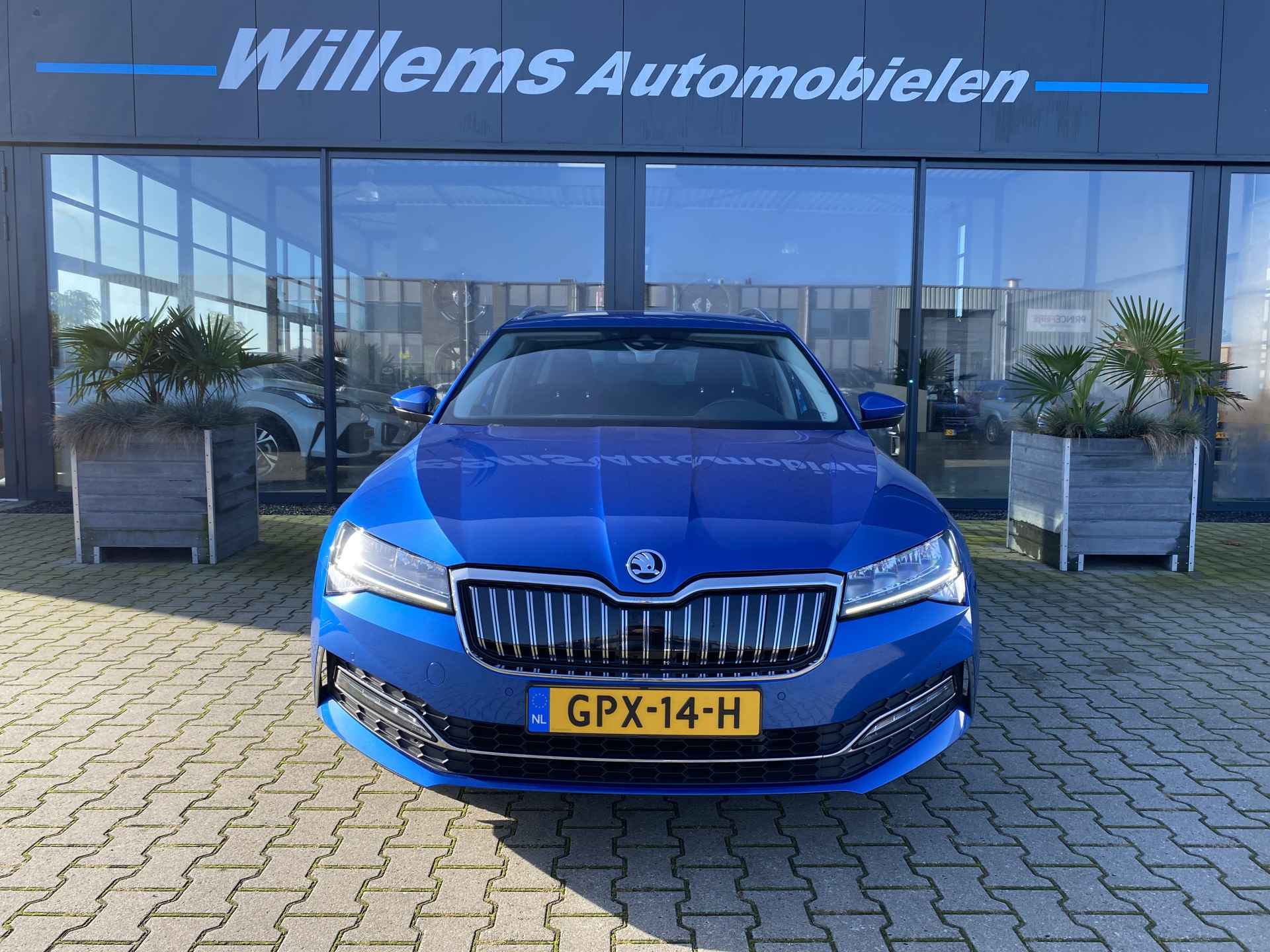 Škoda Superb Combi Hybride 1.4 TSI iV Business Edition Plus App-Connect, Adaptive Cruise Control & Climate Control - 2/36