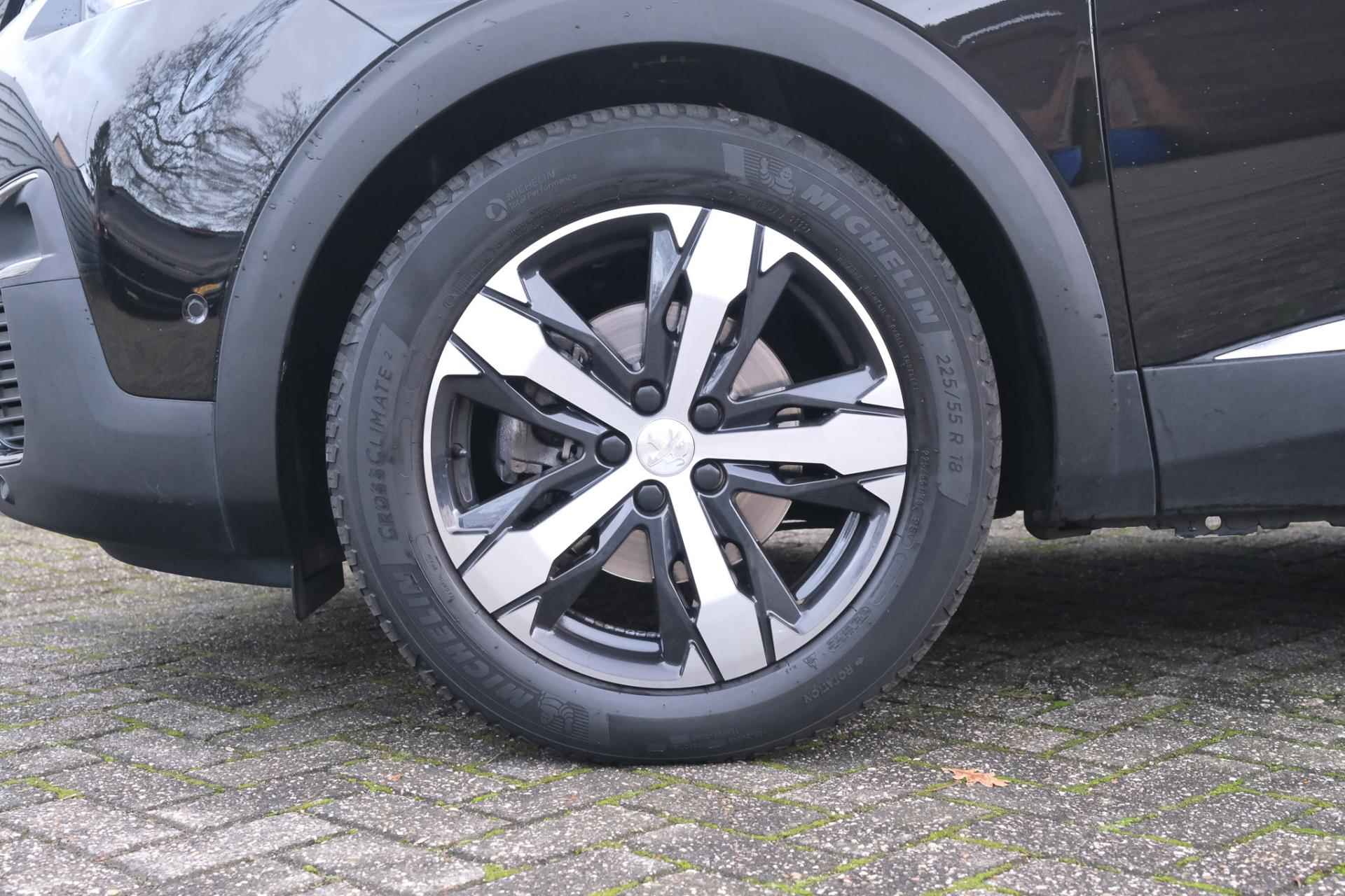 Peugeot 3008 1.2 PureTech Allure - 6/50