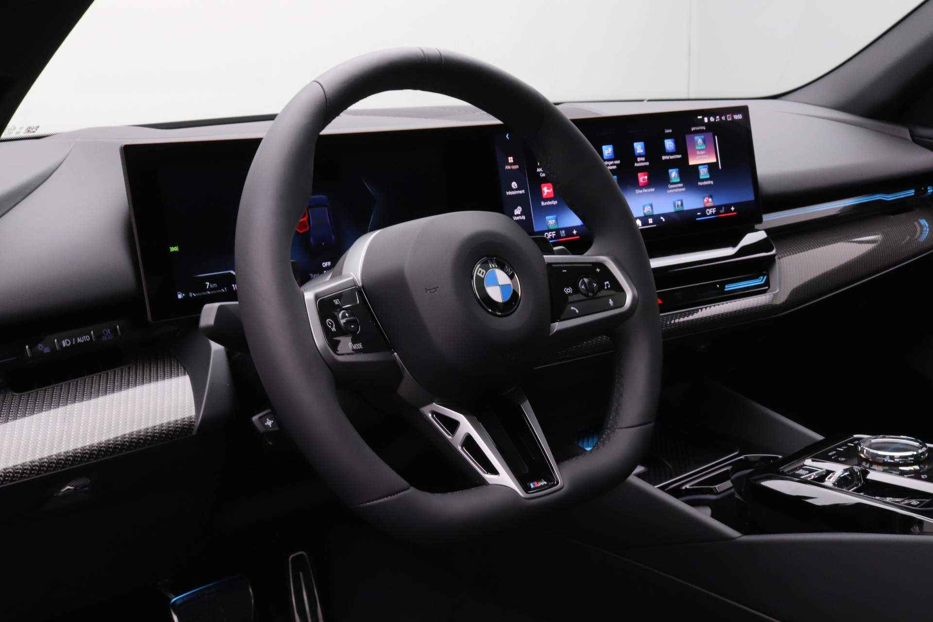 BMW 5 Serie Sedan 520i Driving Assistant Professional | Trekhaak | Comfort Pack | Harman Kardon - 15/55