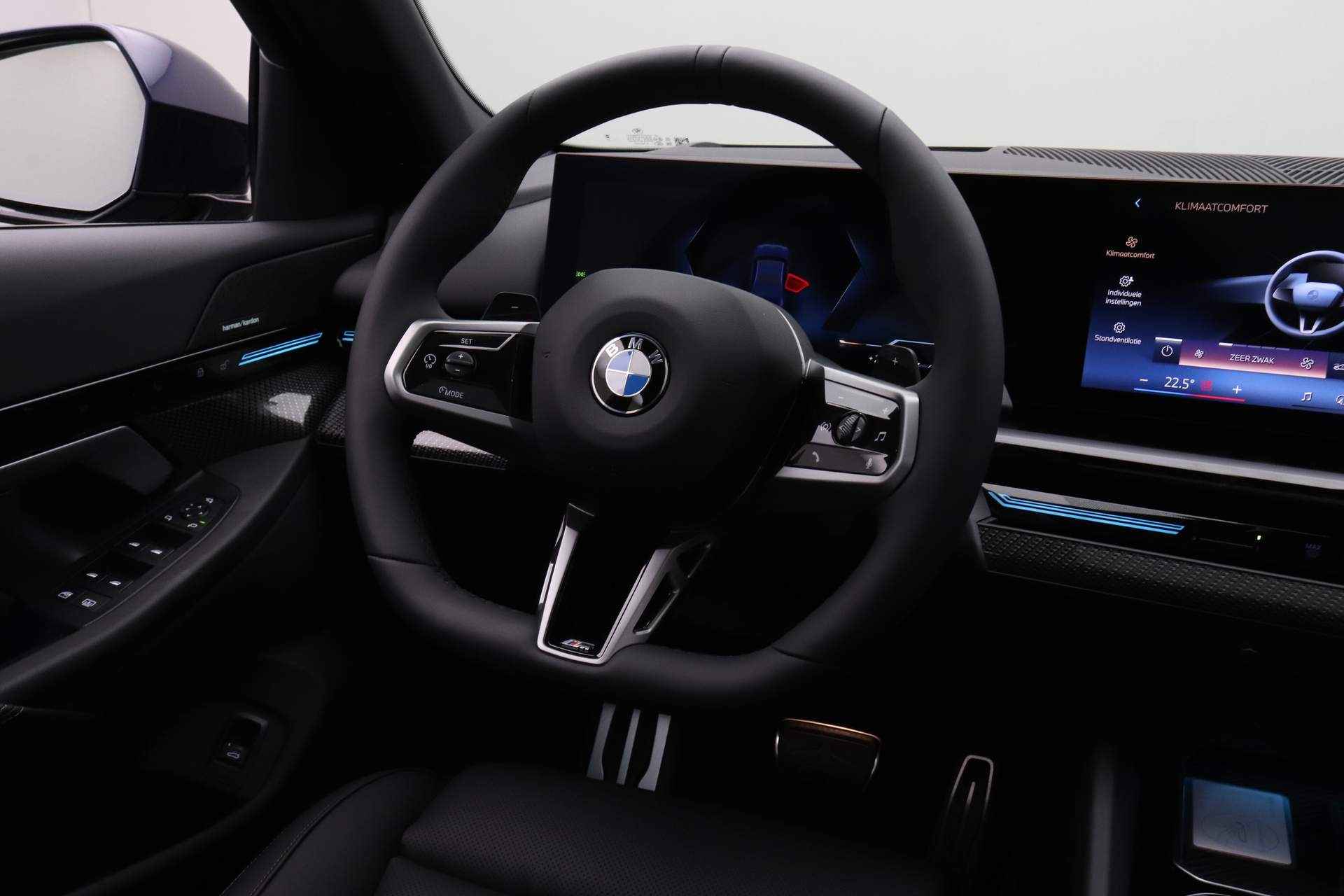 BMW 5 Serie Sedan 520i Driving Assistant Professional | Trekhaak | Comfort Pack | Harman Kardon - 25/55