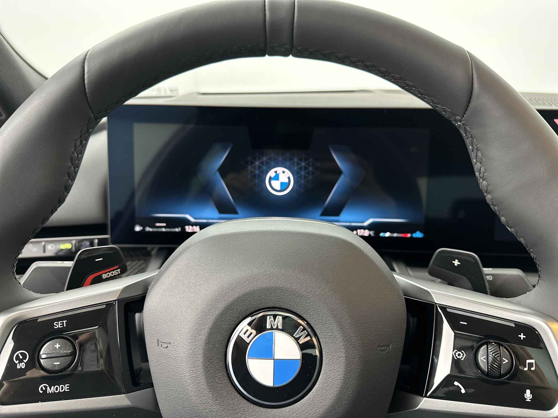 BMW 5 Serie Sedan 520i Driving Assistant Professional | Trekhaak | Comfort Pack | Harman Kardon - 36/55