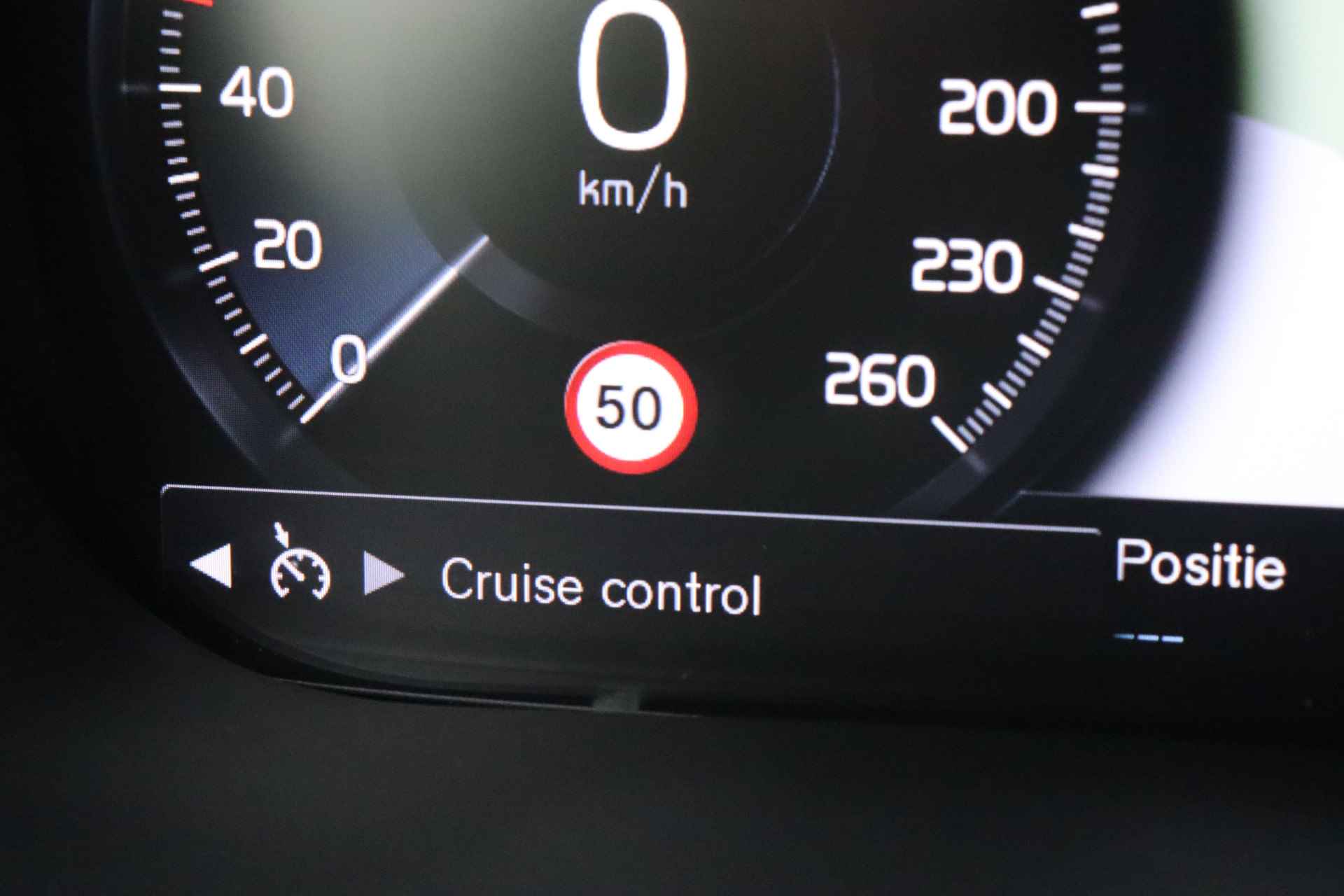 Volvo XC60 T8 AWD Recharge R-Design | Trekhaak | Stoel en Stuurwielverwarming | Schuifdak | Parkeercamera | Parkeersensoren voor+achter | K - 26/62