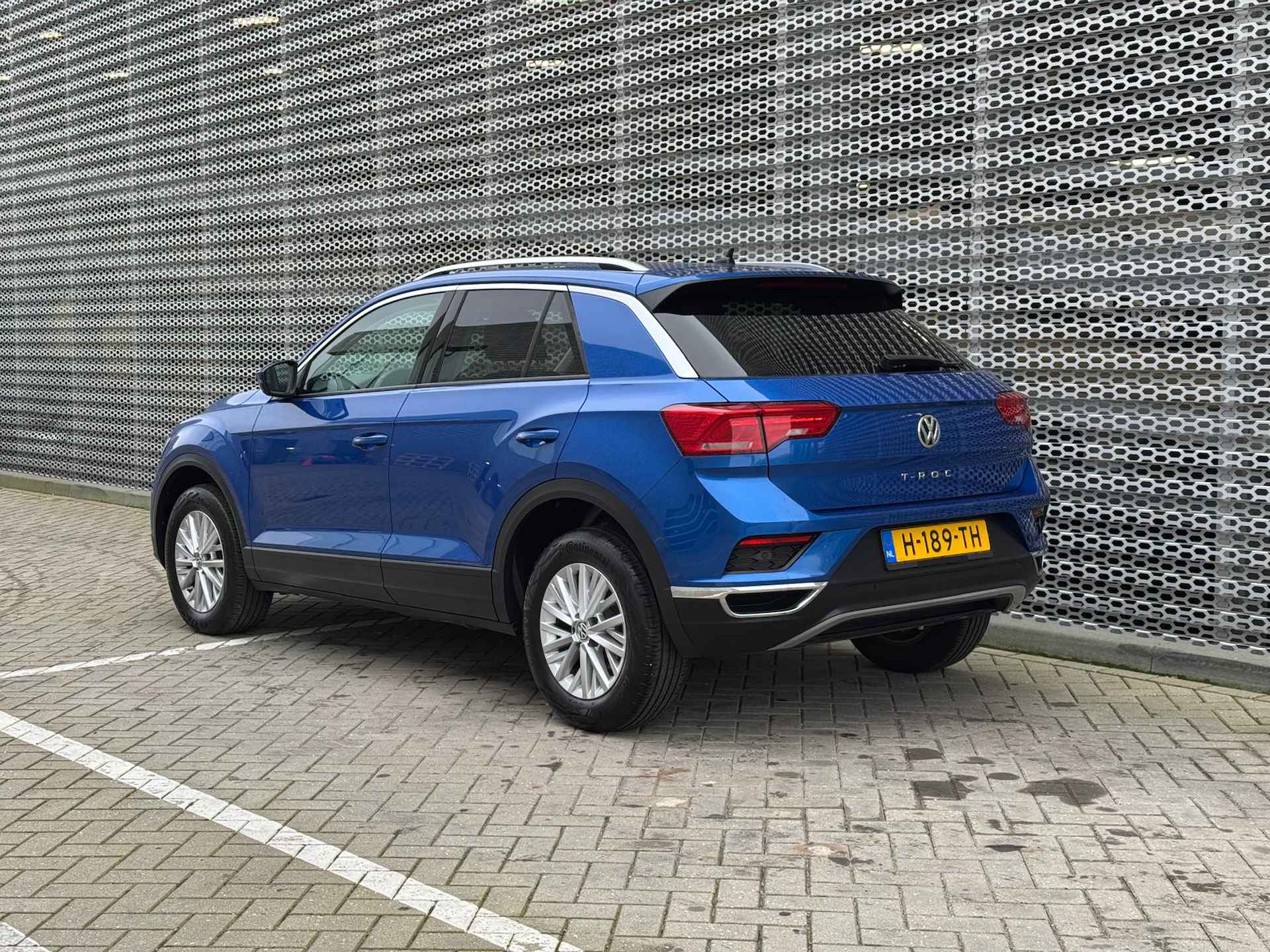 Volkswagen T-Roc 1.0 TSI Style / 16" LMV / Parkeersensoren V+A / Alarmsysteem / P4 - 6/30