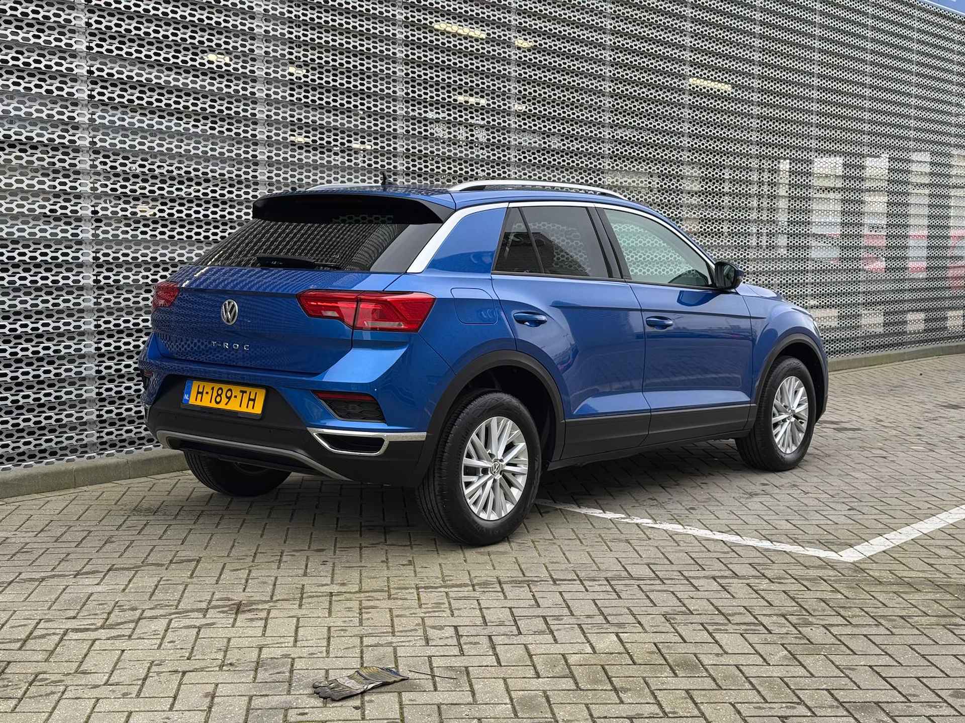 Volkswagen T-Roc 1.0 TSI Style / 16" LMV / Parkeersensoren V+A / Alarmsysteem / P4 - 8/30