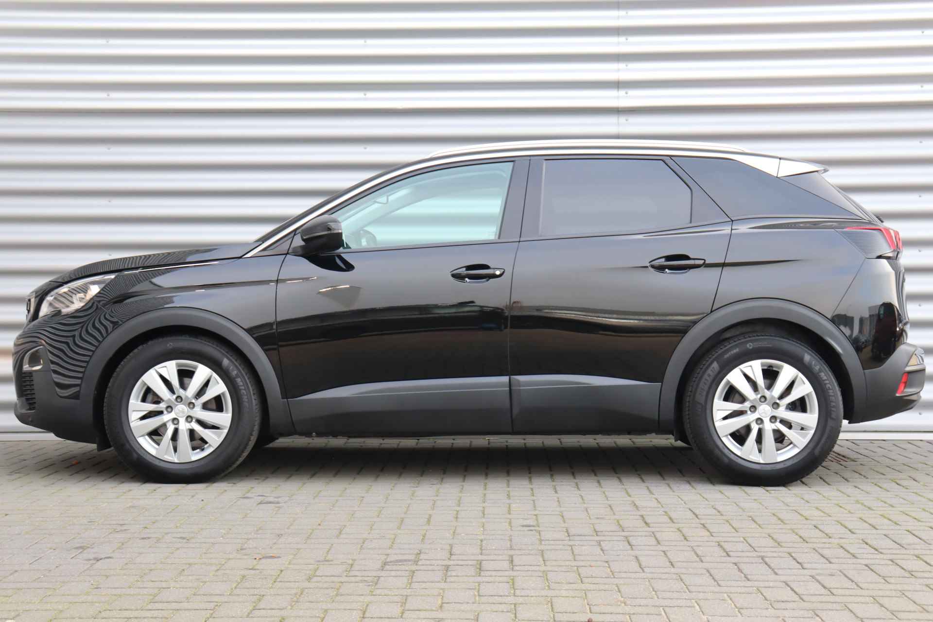 Peugeot 3008 1.2 PURETECH 130PK ACTIVE PACK AUTOMAAT / NAVI / CLIMA / PDC / 17" LMV / CAMERA / BLUETOOTH / CRUISECONTROL / NIEUWSTAAT !! - 2/38