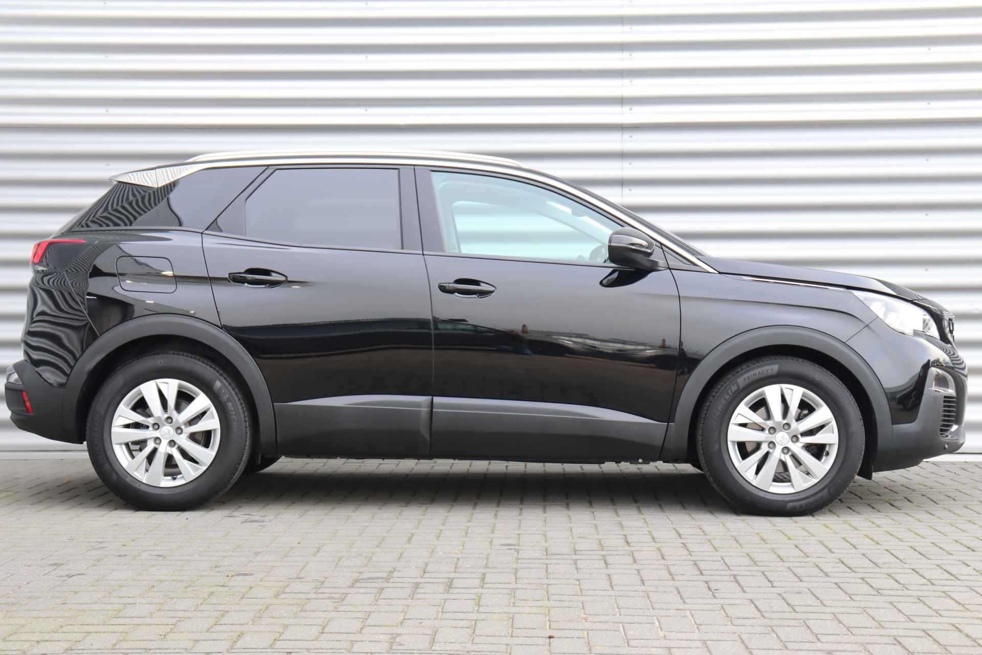 Peugeot 3008 1.2 PURETECH 130PK ACTIVE PACK AUTOMAAT / NAVI / CLIMA / PDC / 17" LMV / CAMERA / BLUETOOTH / CRUISECONTROL / NIEUWSTAAT !! - 3/38