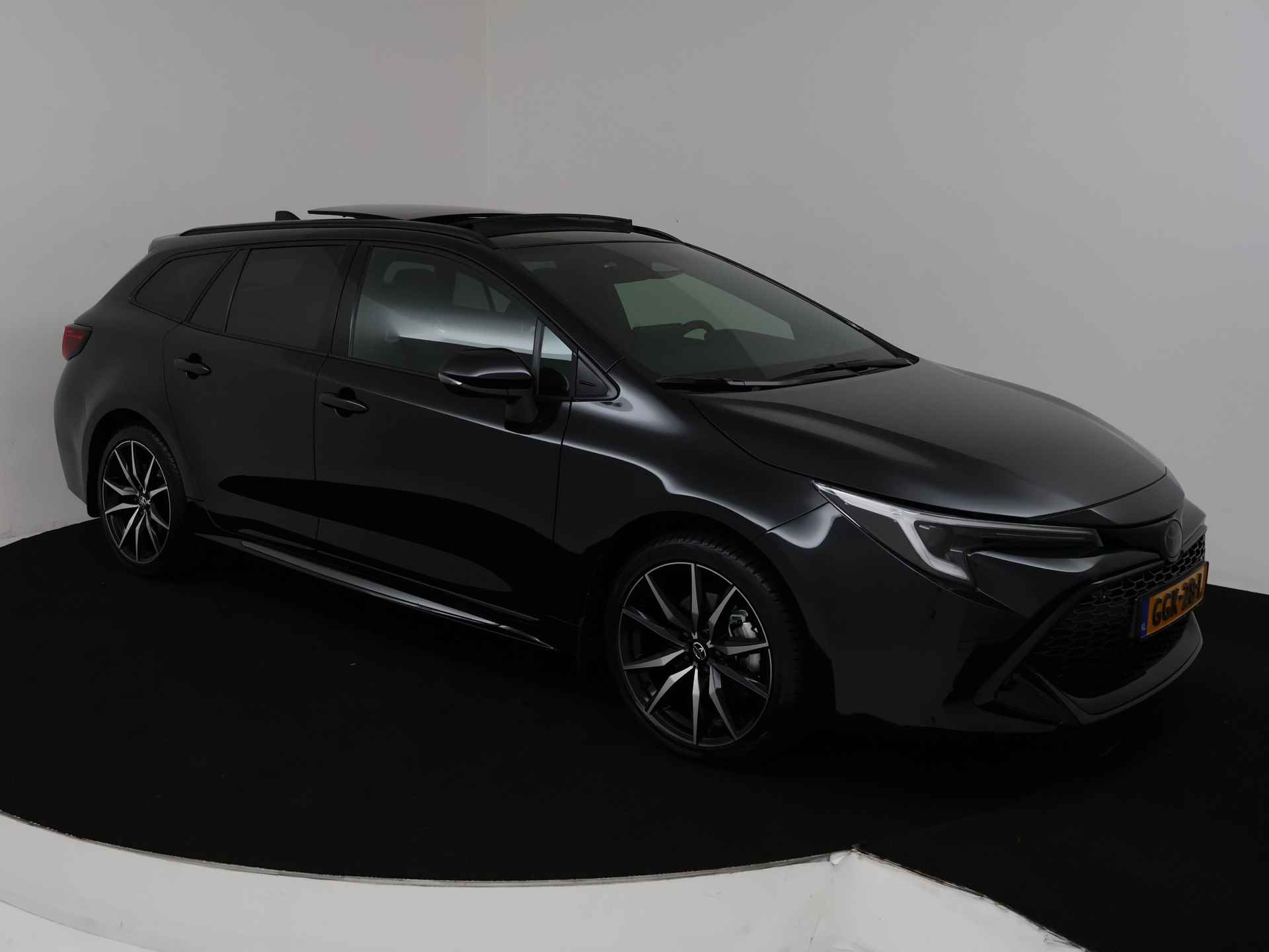 Toyota Corolla Touring Sports Hybrid 200 GR Sport Plus | Black Edition | Afneembare trekhaak | - 29/47