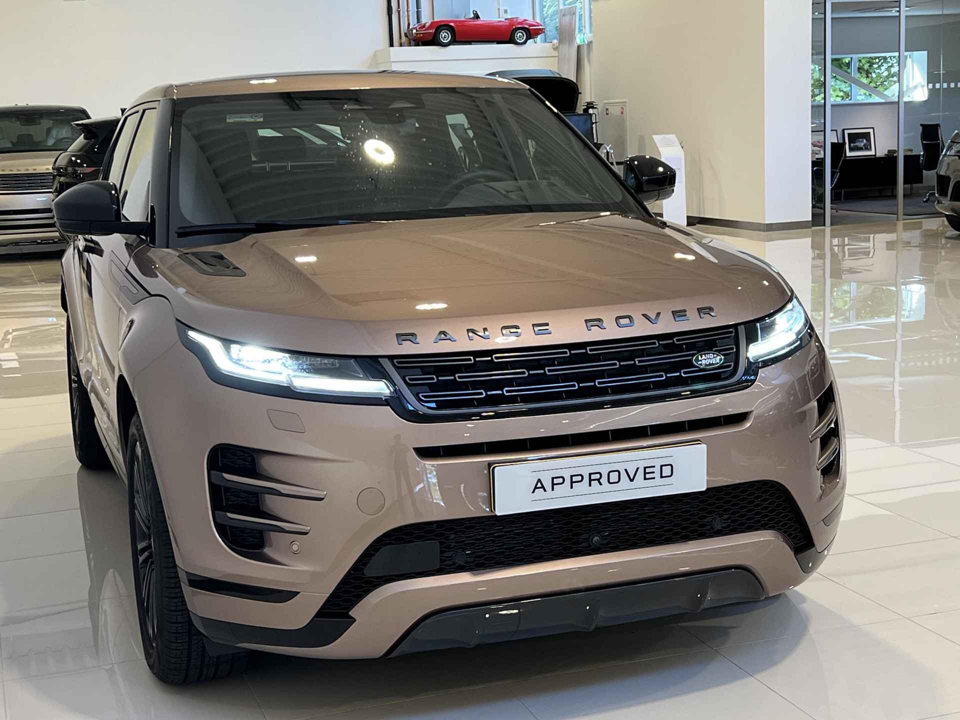 Land Rover Range Rover Evoque 1.5 P300e PHEV AWD Dynamic SE | Schuif/Kanteldak | 20 inch velgen | Head-Up - 3/26